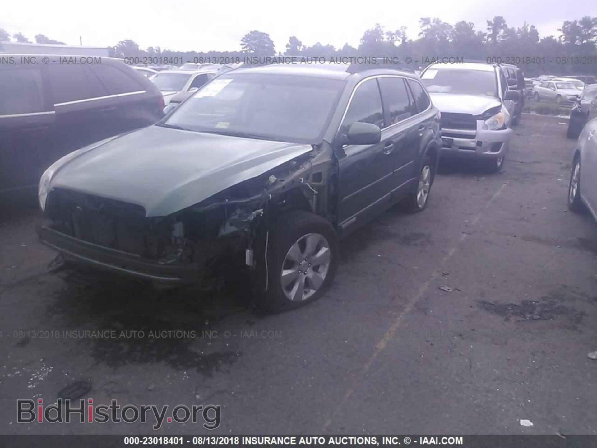 2011 Subaru Outback - VIN: 4S4BRDLC4B2401839 - Фото 2