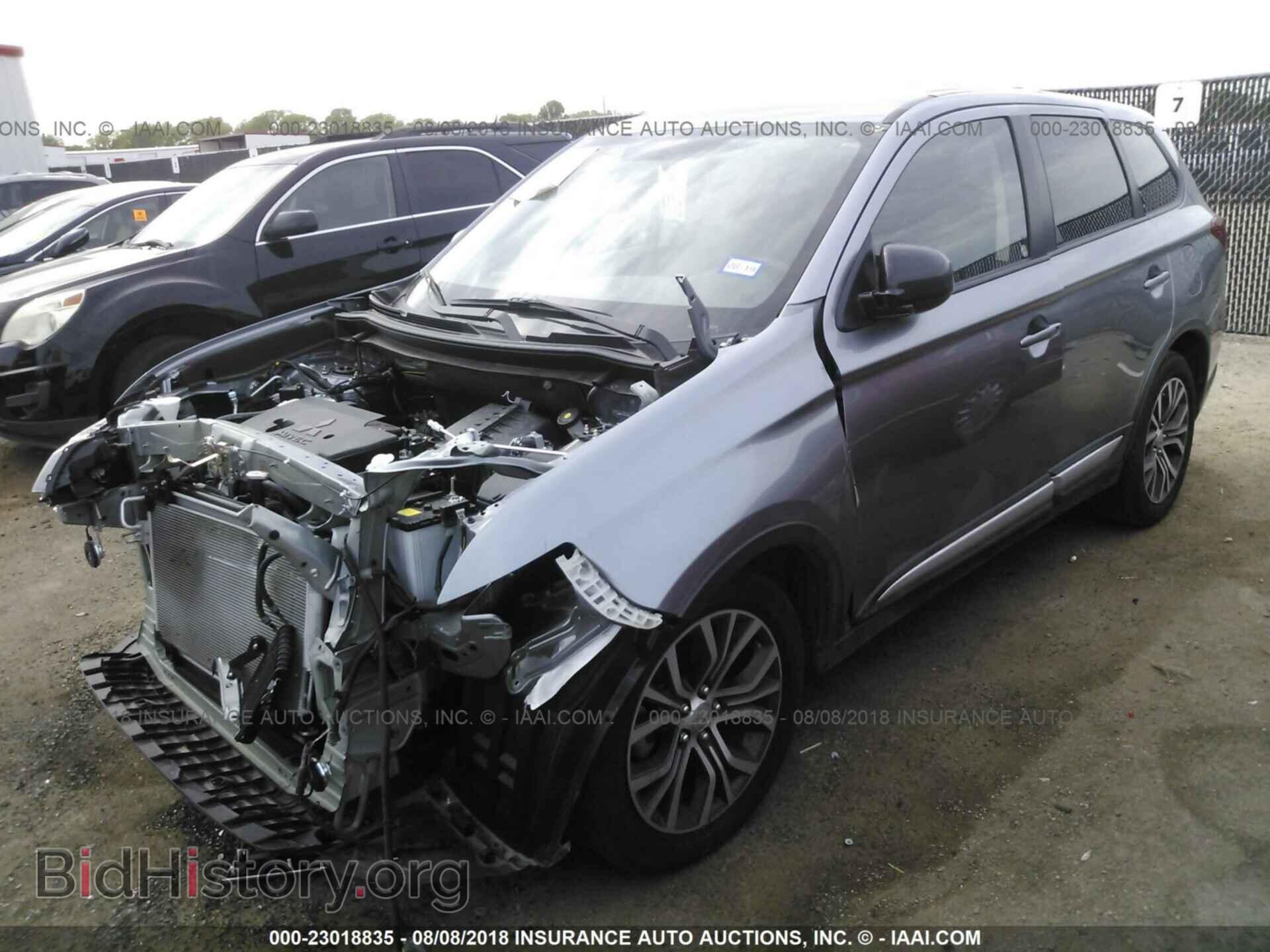 2017 Mitsubishi Outlander - VIN: JA4AD2A37HZ058654 - Фото 2