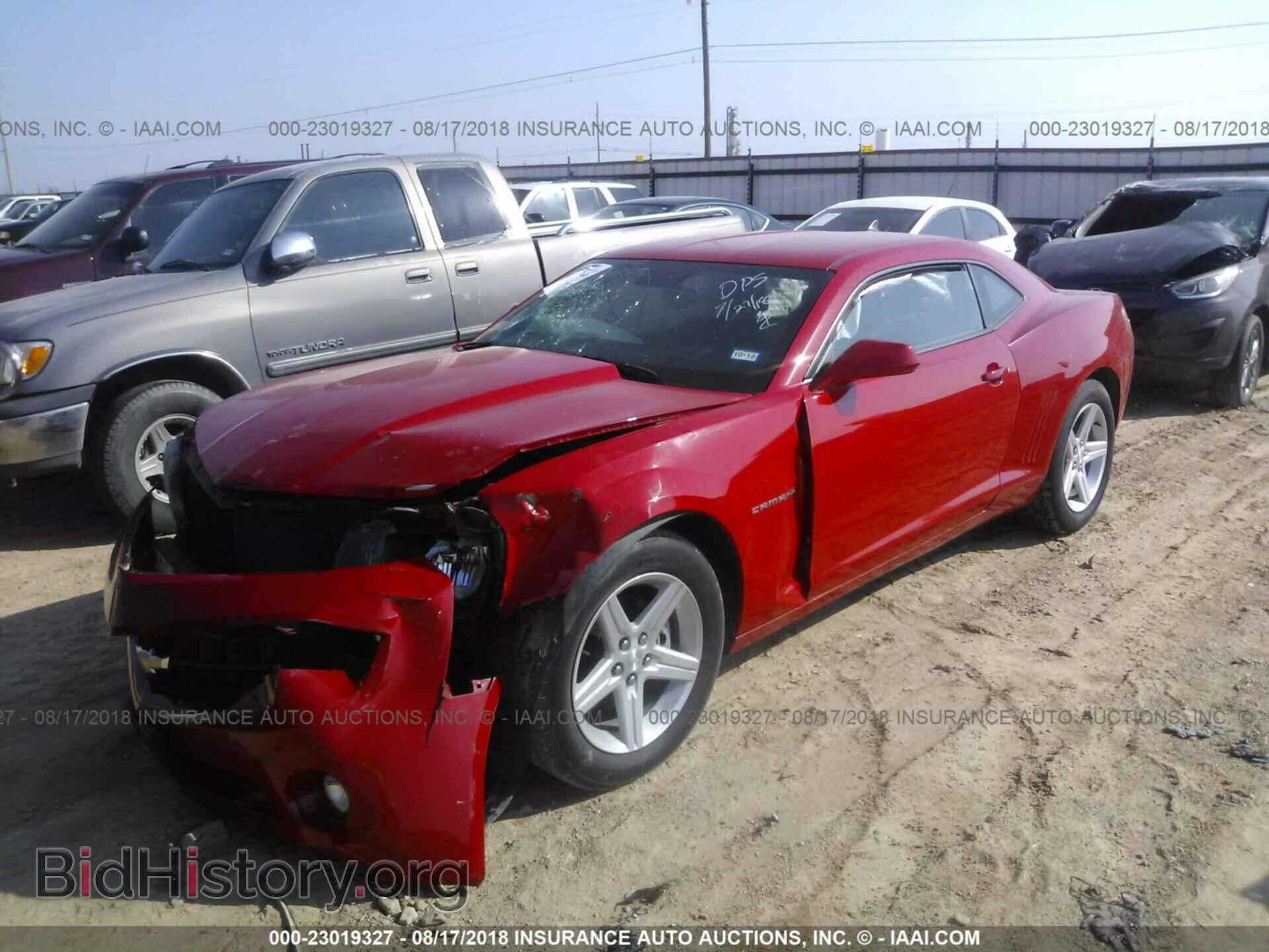 2011 Chevrolet Camaro - VIN: 2G1FB1ED5B9109724 - Фото 2