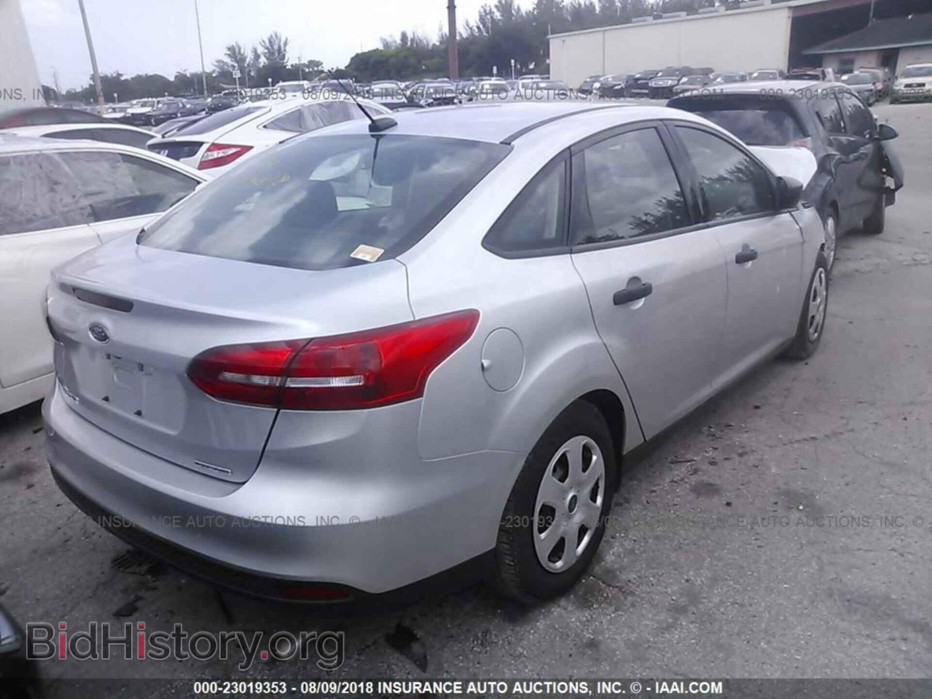 2016 Ford Focus - VIN: 1FADP3E22GL328060 - Фото 4