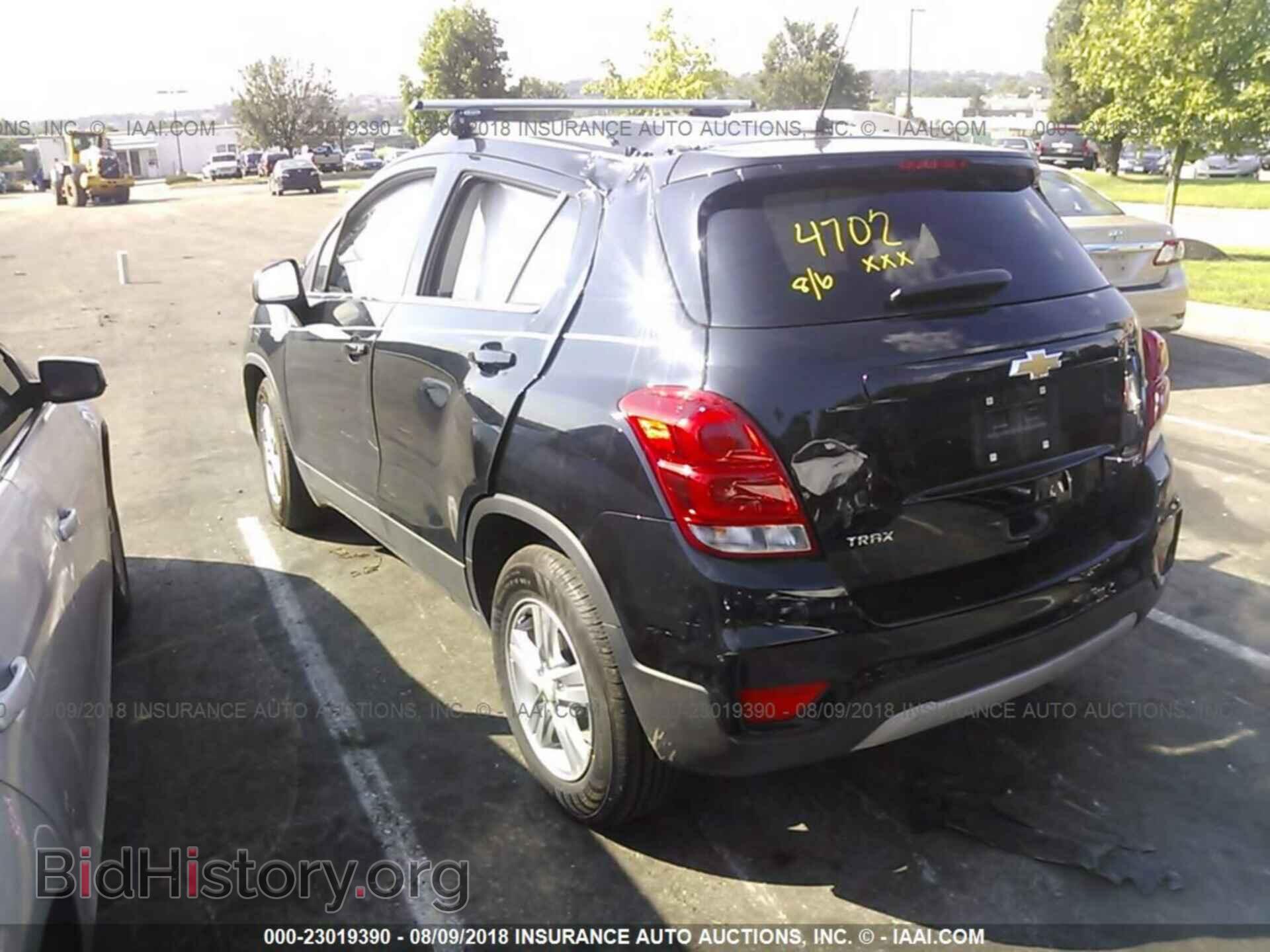 2017 Chevrolet Trax - VIN: 3GNCJLSB7HL252974 - Фото 3