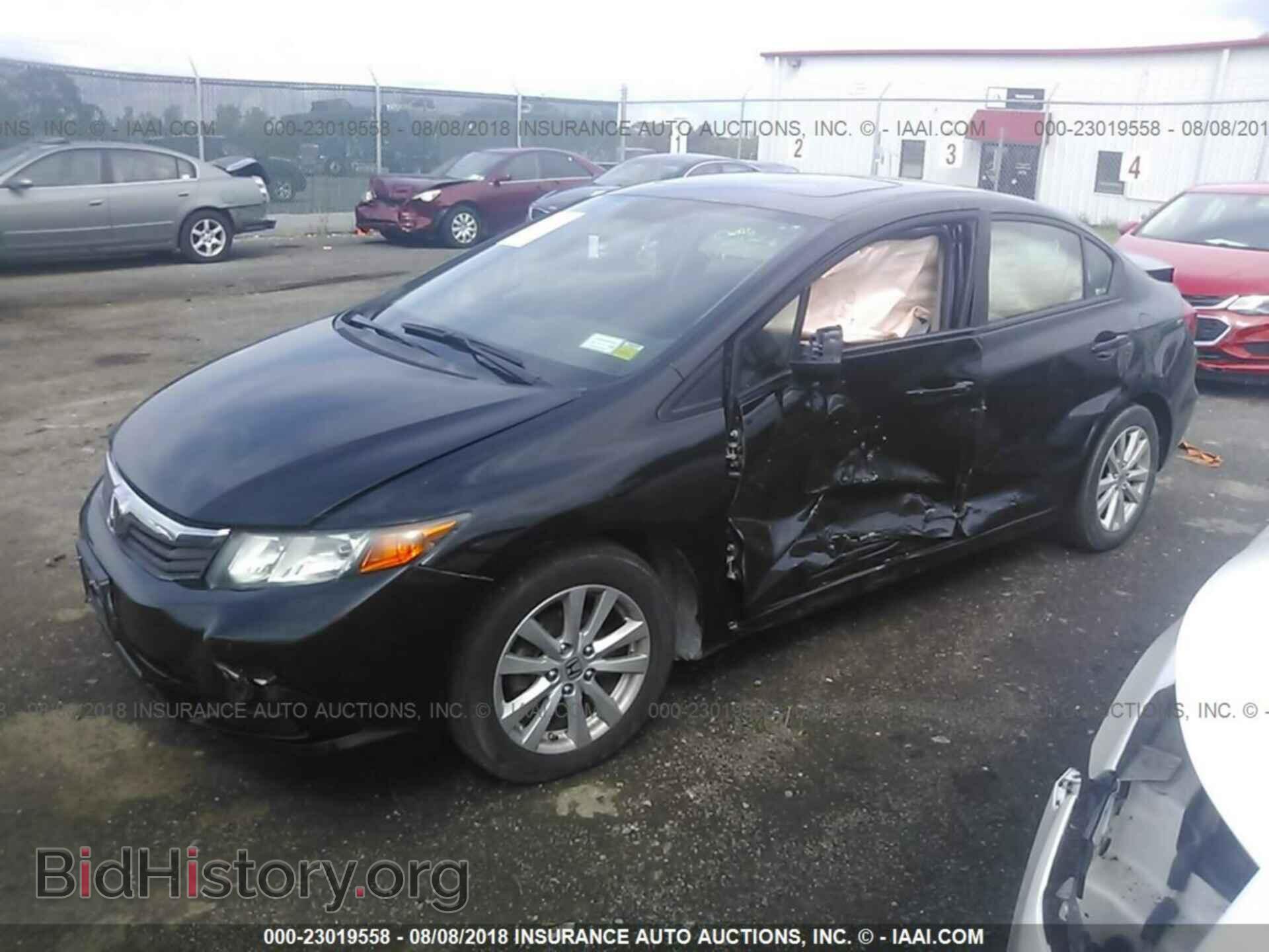 2012 Honda CIVIC (VIN 2HGFB2F82CH548192) — photo 2 of 10