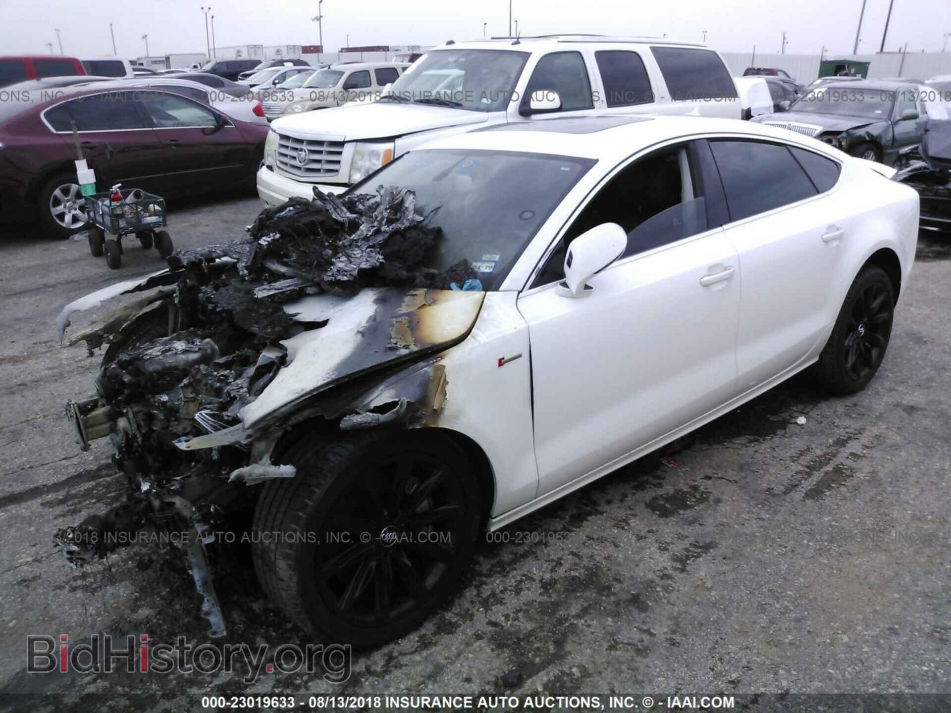 2013 Audi A7 - VIN: WAUYGAFC7DN125220 - Photo 2