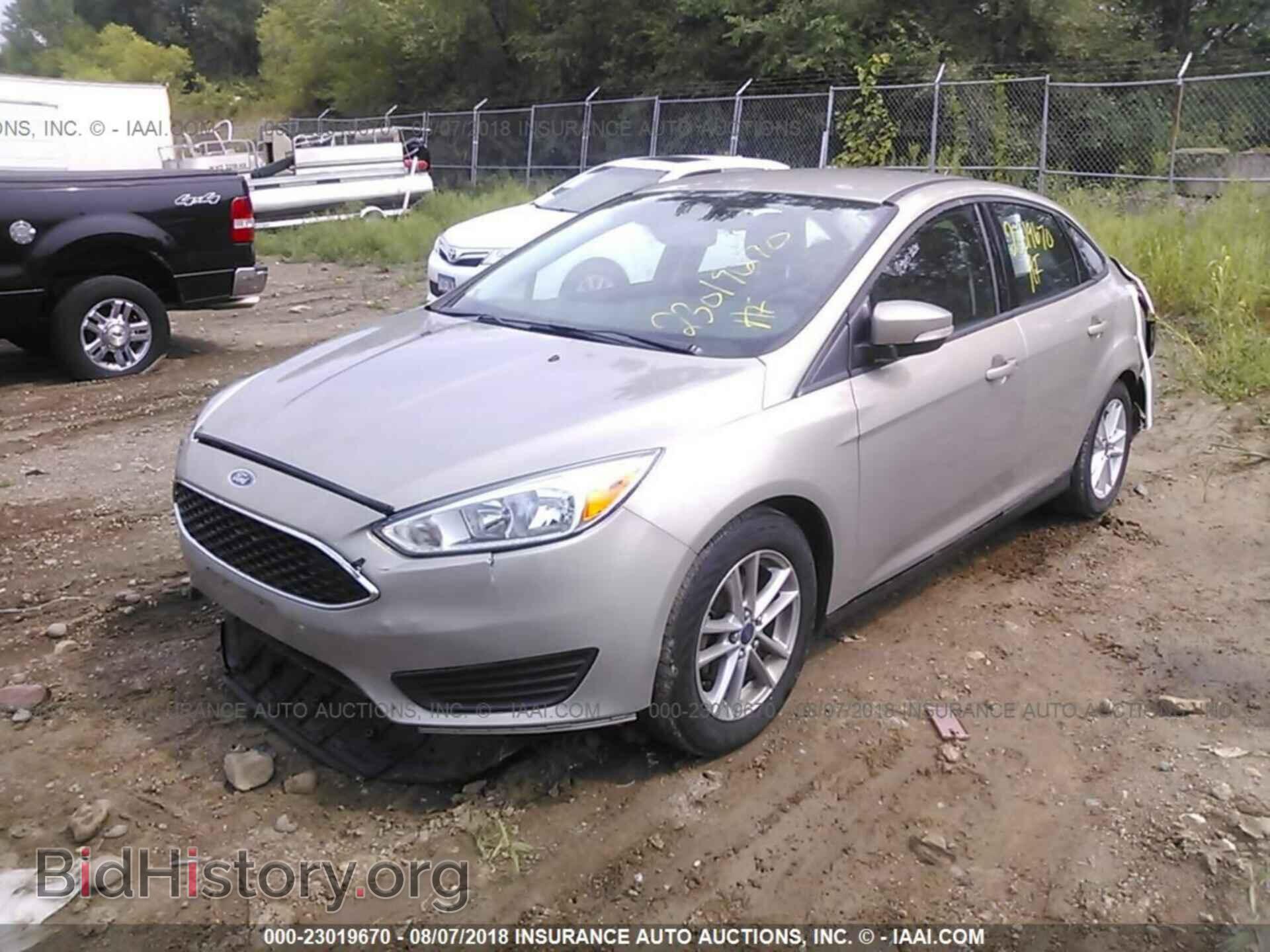 2015 Ford Focus - VIN: 1FADP3F21FL243563 - Photo 2