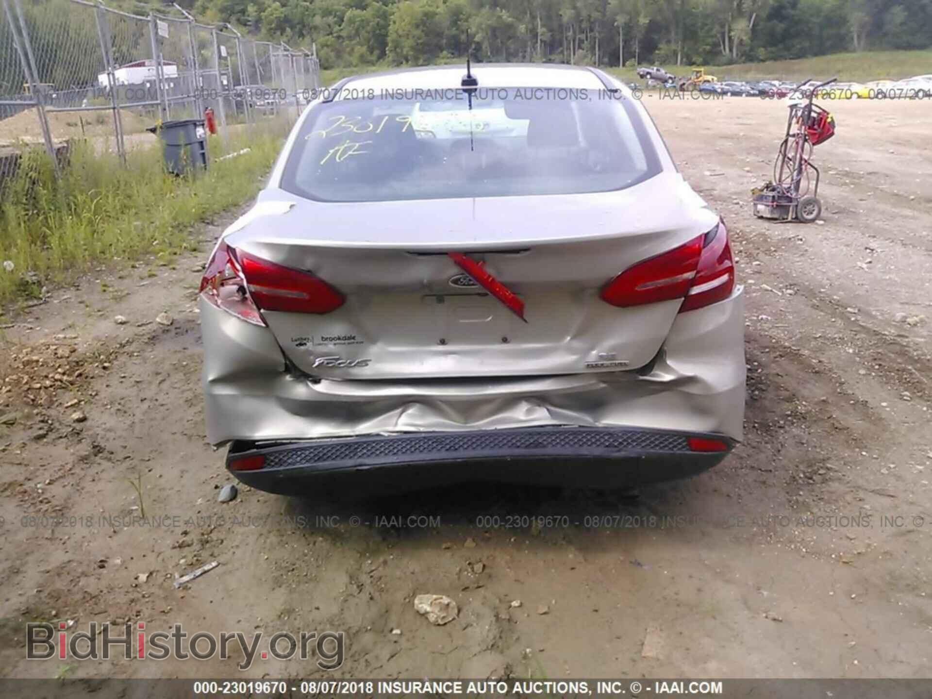 2015 Ford Focus - VIN: 1FADP3F21FL243563 - Photo 6