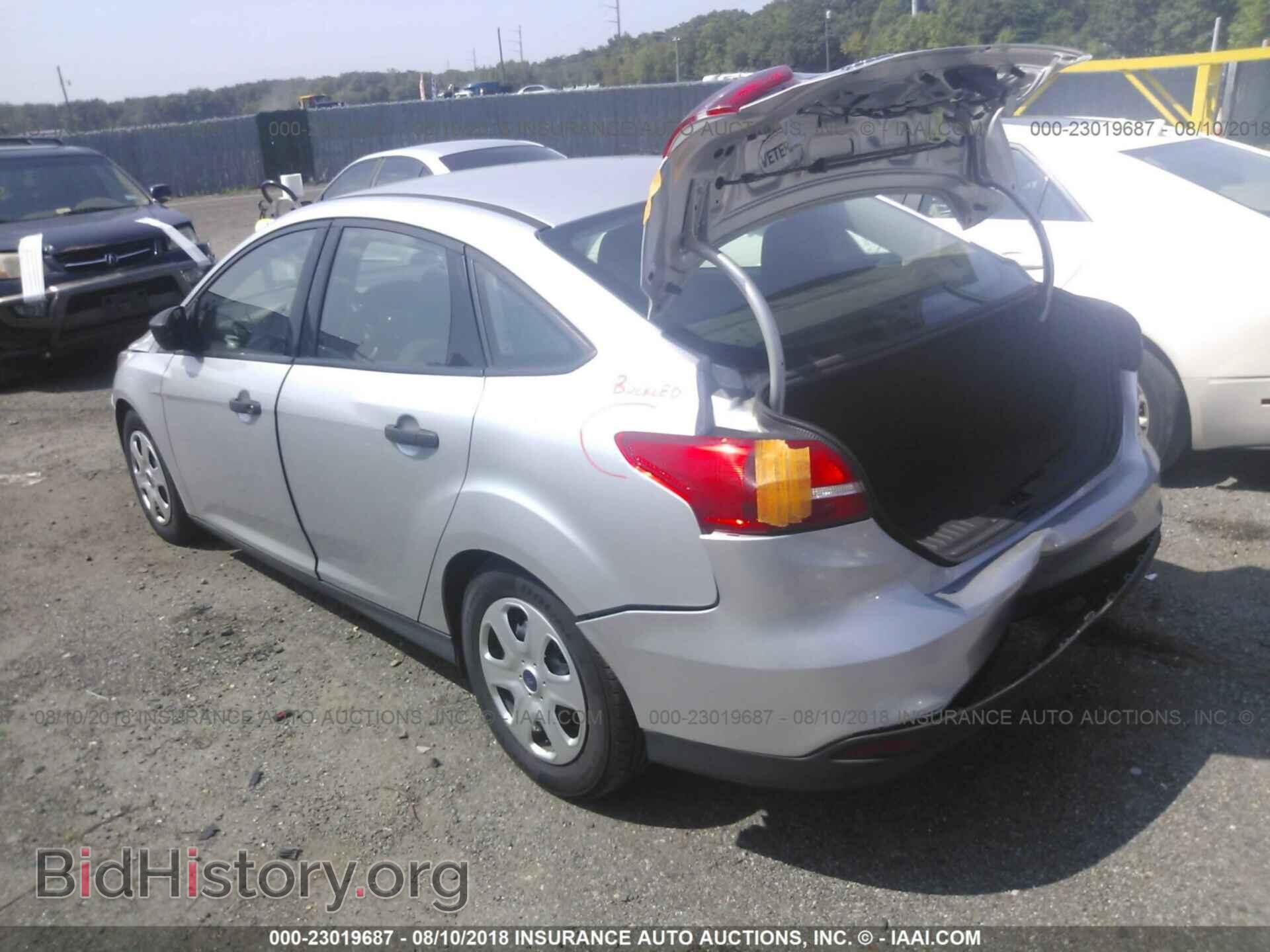 2015 Ford Focus - VIN: 1FADP3E2XFL304751 - Фото 3