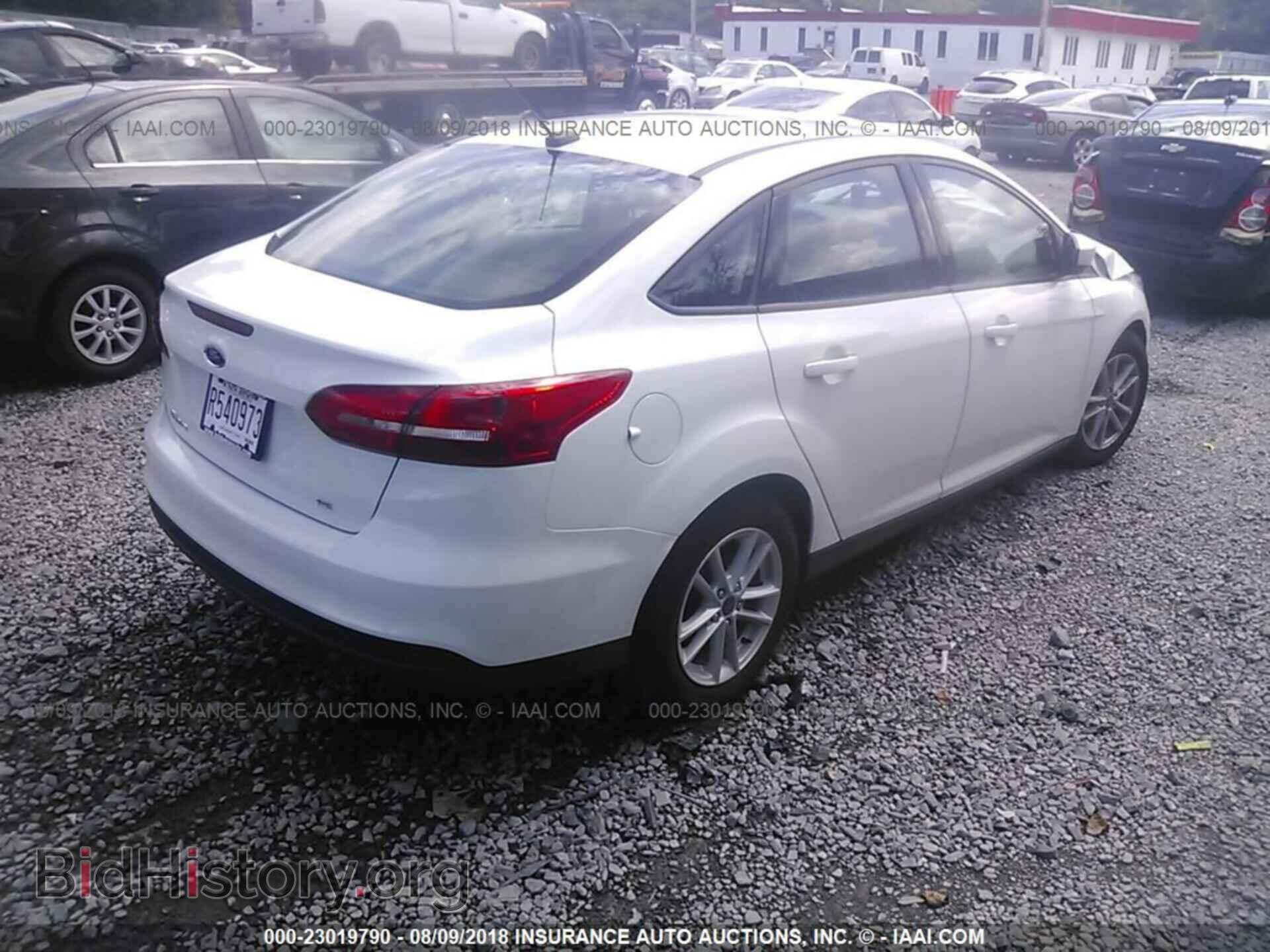 2018 Ford Focus - VIN: 1FADP3F28JL274656 - Фото 4