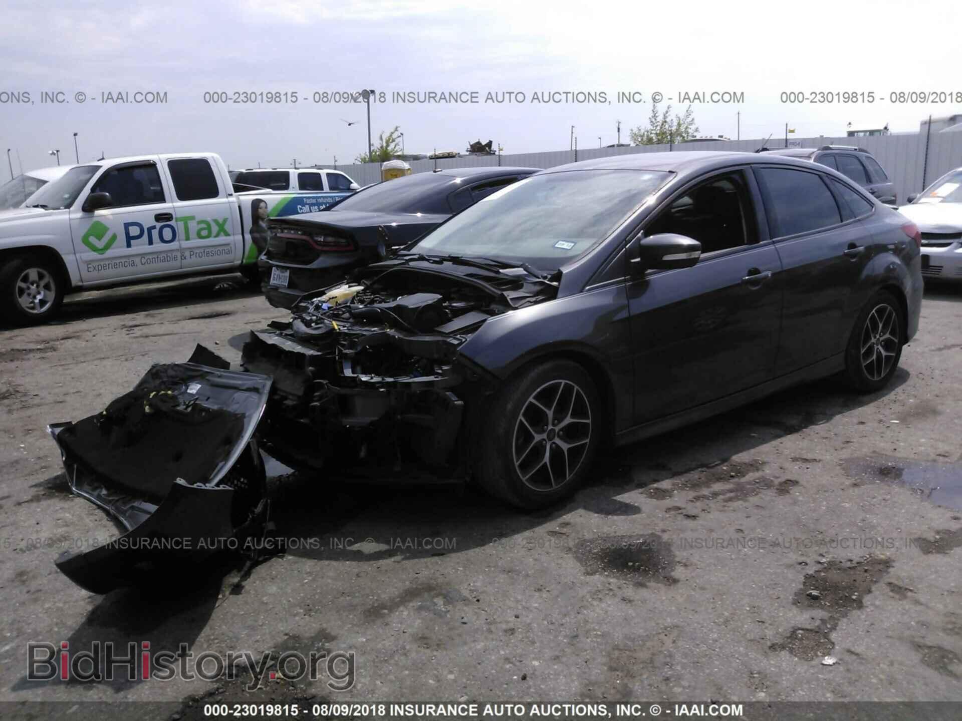 2016 Ford Focus - VIN: 1FADP3F20GL202696 - Фото 2