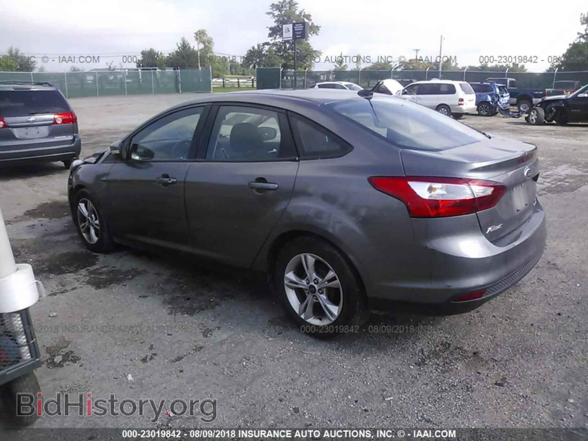 2014 Ford Focus - VIN: 1FADP3F24EL253034 - Photo 3