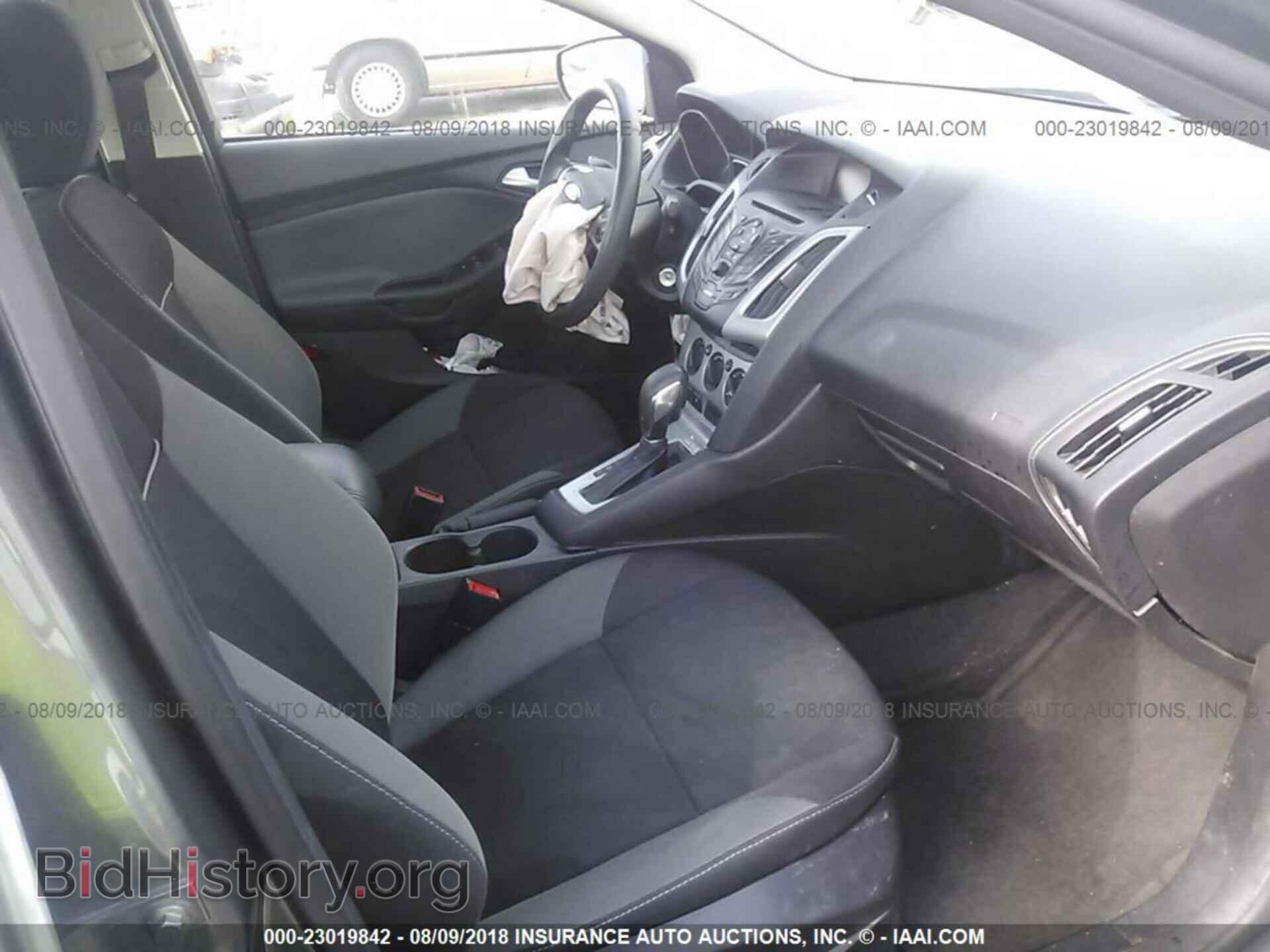2014 Ford Focus - VIN: 1FADP3F24EL253034 - Photo 5
