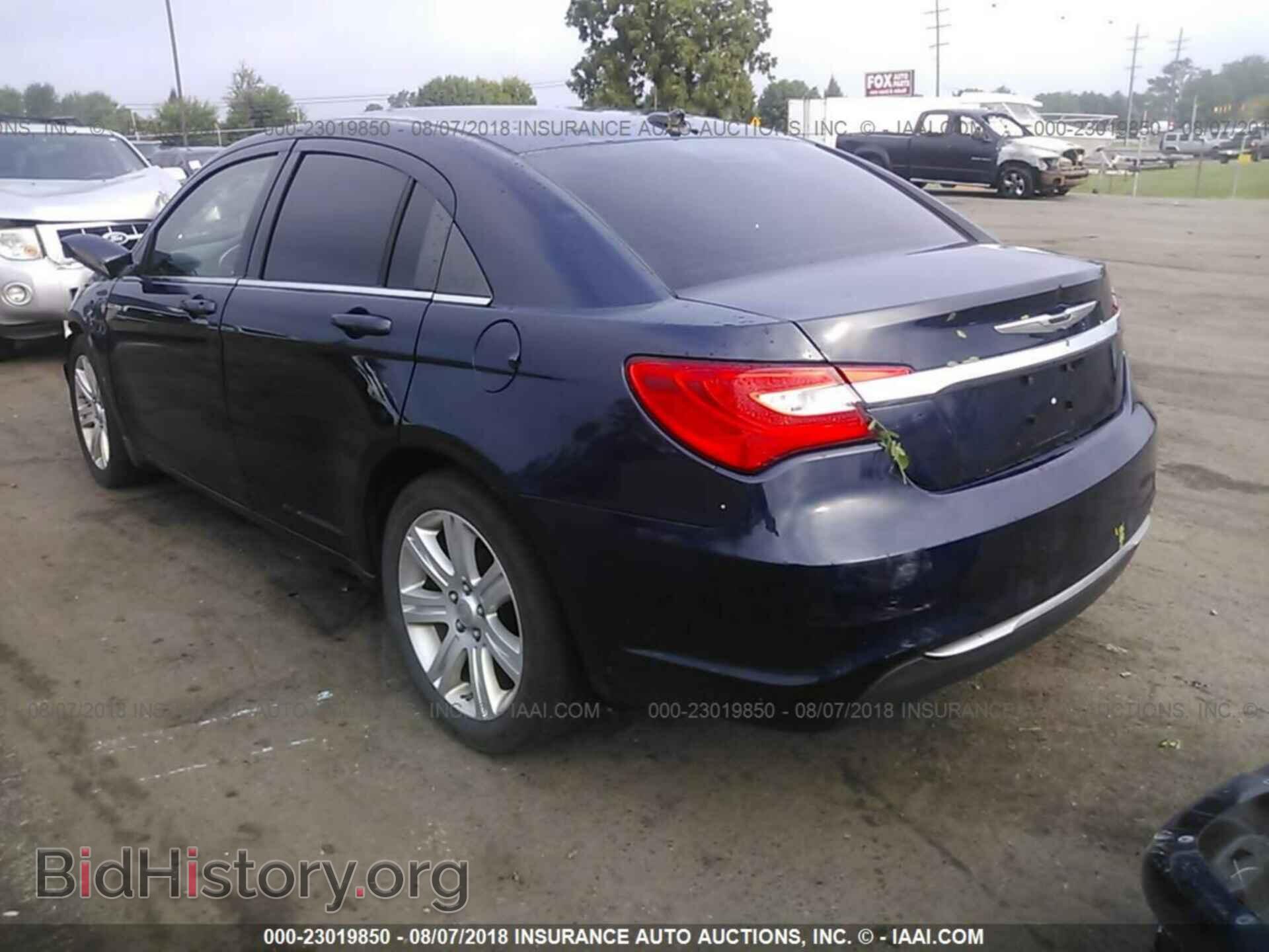 2013 Chrysler 200 - VIN: 1C3CCBBB1DN758361 - Фото 3