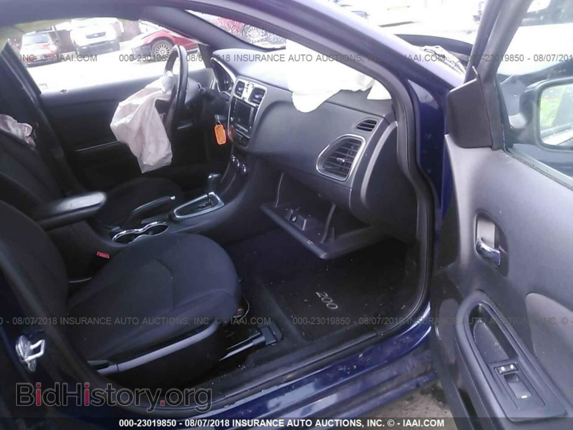 2013 Chrysler 200 - VIN: 1C3CCBBB1DN758361 - Фото 5