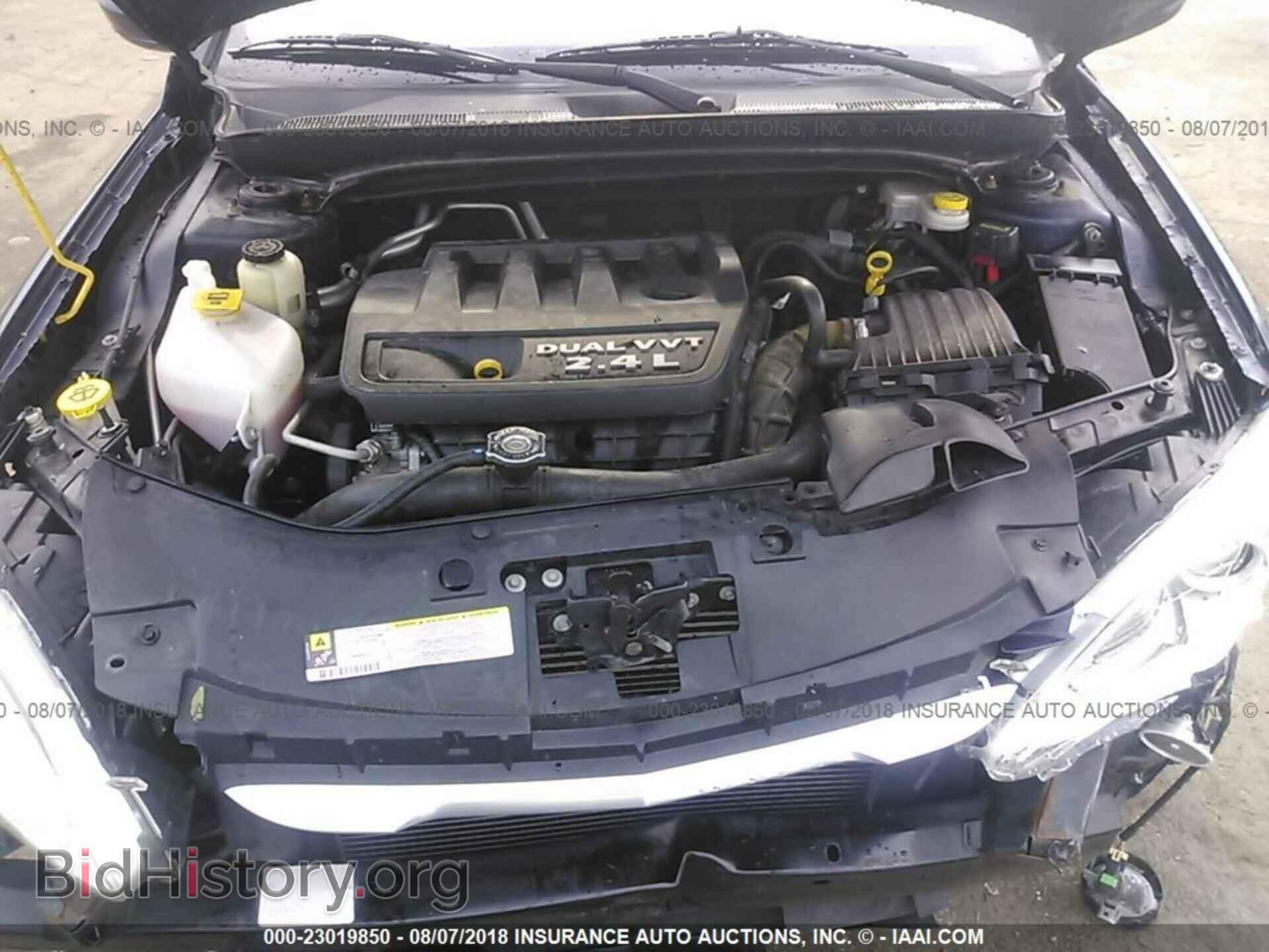 2013 Chrysler 200 - VIN: 1C3CCBBB1DN758361 - Фото 10
