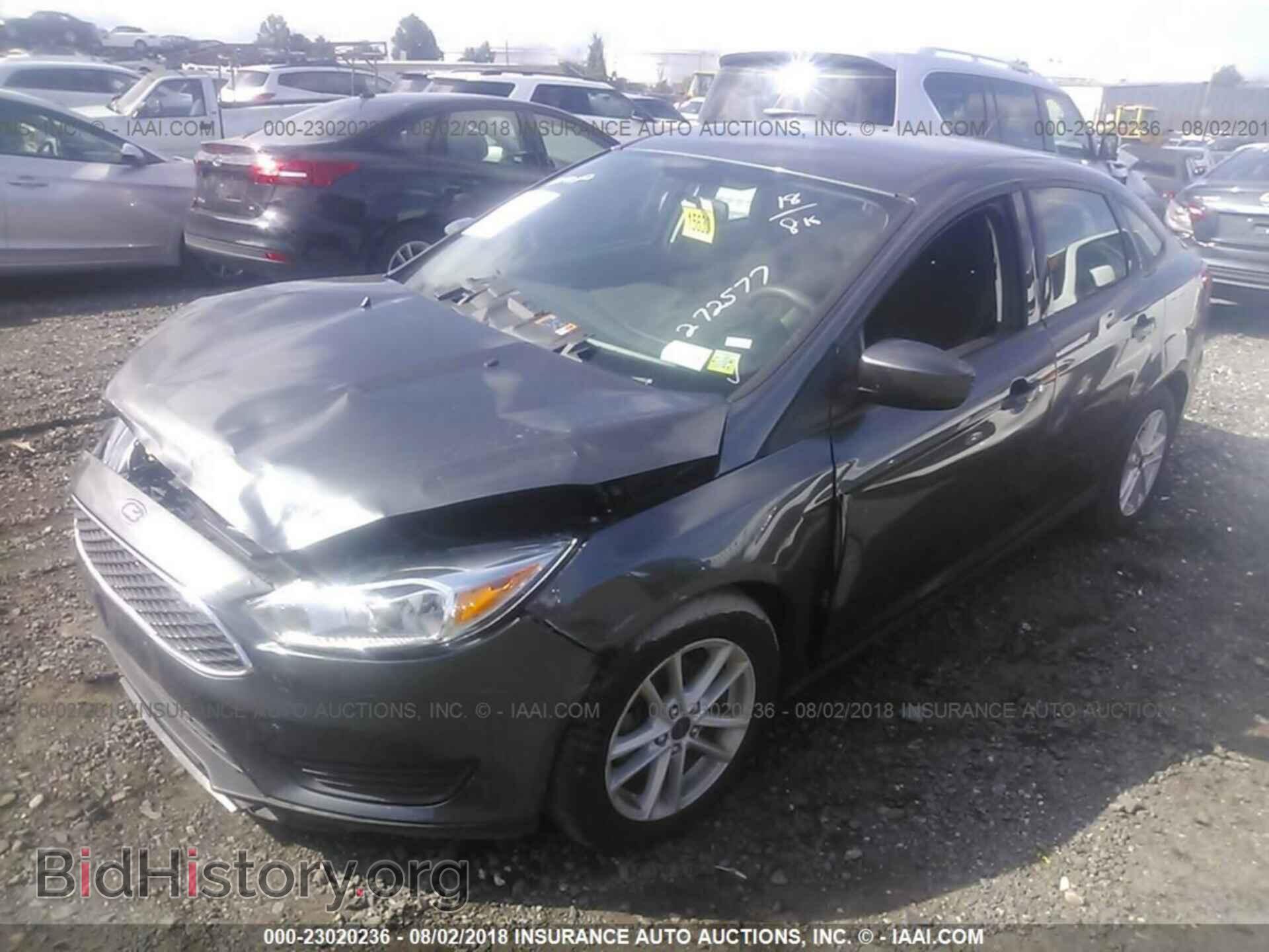 2018 Ford Focus - VIN: 1FADP3F22JL272577 - Фото 2