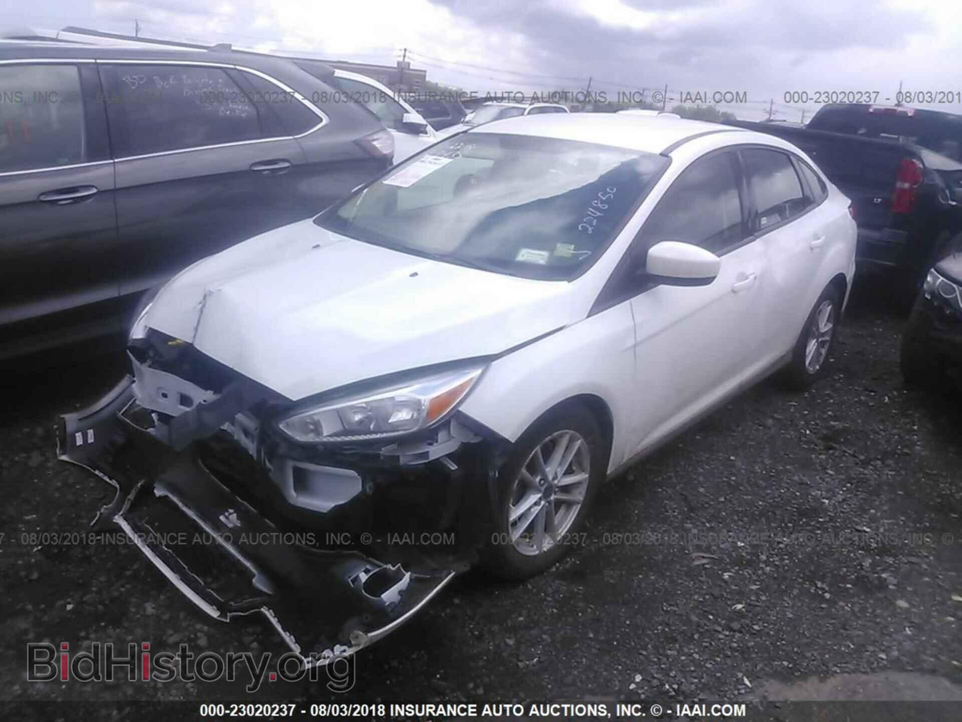 2018 Ford Focus - VIN: 1FADP3F27JL224850 - Фото 2