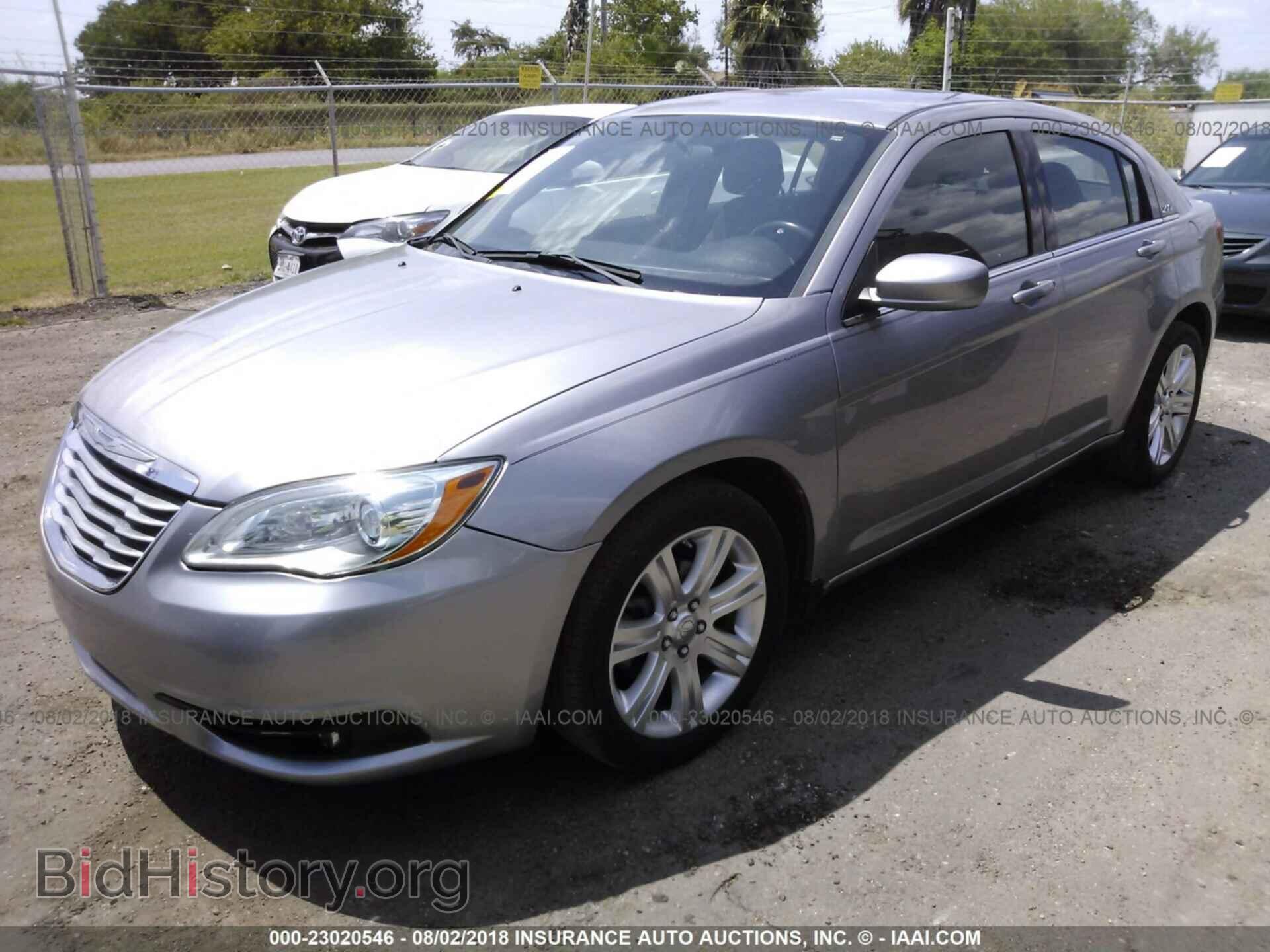 2013 Chrysler 200 - VIN: 1C3CCBBB9DN554360 - Photo 2