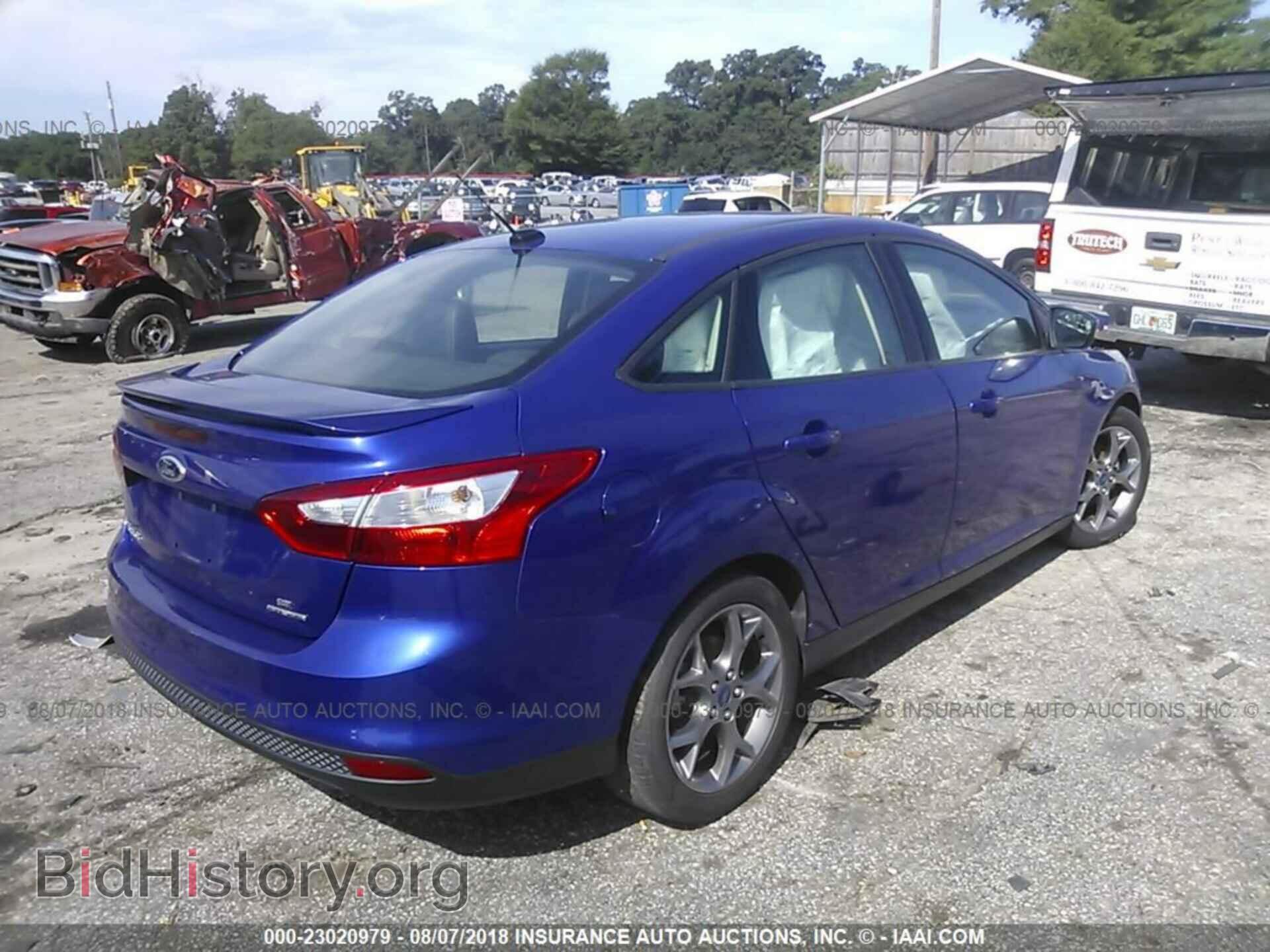 2014 Ford Focus - VIN: 1FADP3F29EL414820 - Photo 4