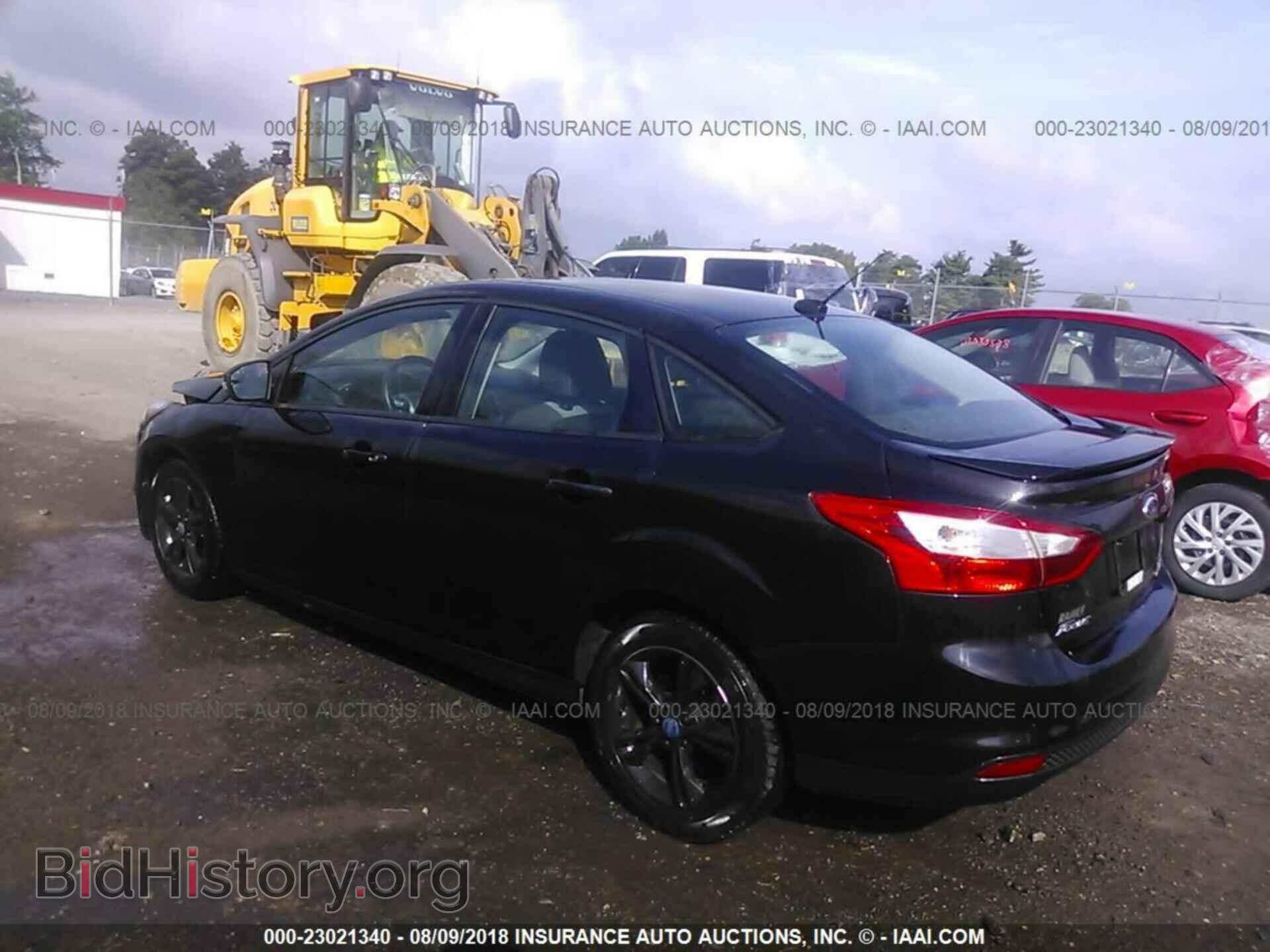 2012 Ford Focus - VIN: 1FAHP3F28CL433826 - Photo 3