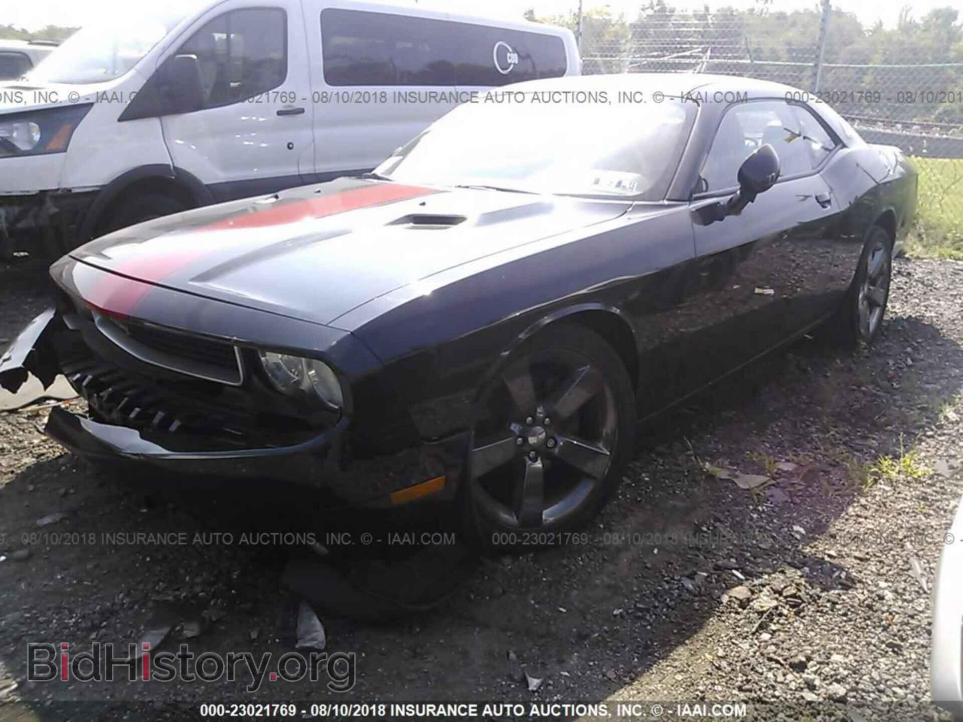 2012 Dodge Challenger - VIN: 2C3CDYAG2CH243907 - Photo 2