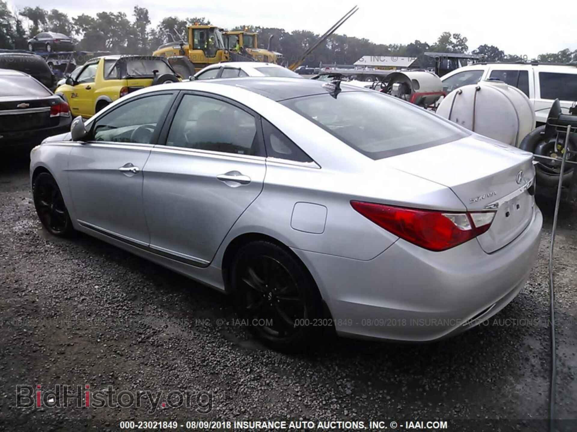 2012 Hyundai Sonata - VIN: 5NPEC4AC4CH425385 - Photo 3