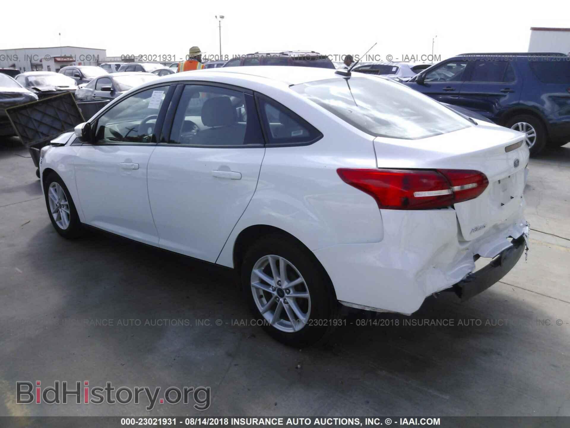 2017 Ford Focus - VIN: 1FADP3F22HL249620 - Фото 3