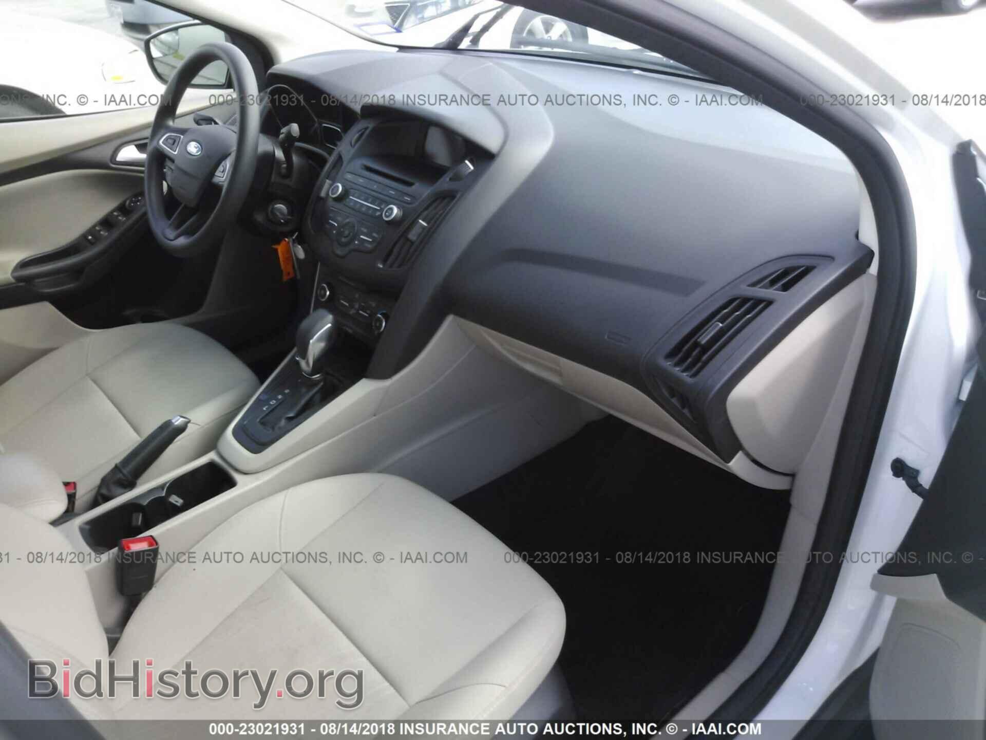 2017 Ford Focus - VIN: 1FADP3F22HL249620 - Фото 5