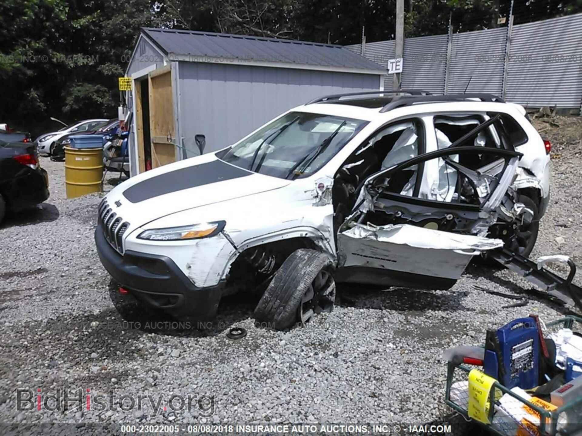 2015 Jeep Cherokee - VIN: 1C4PJMBS0FW648249 - Фото 2