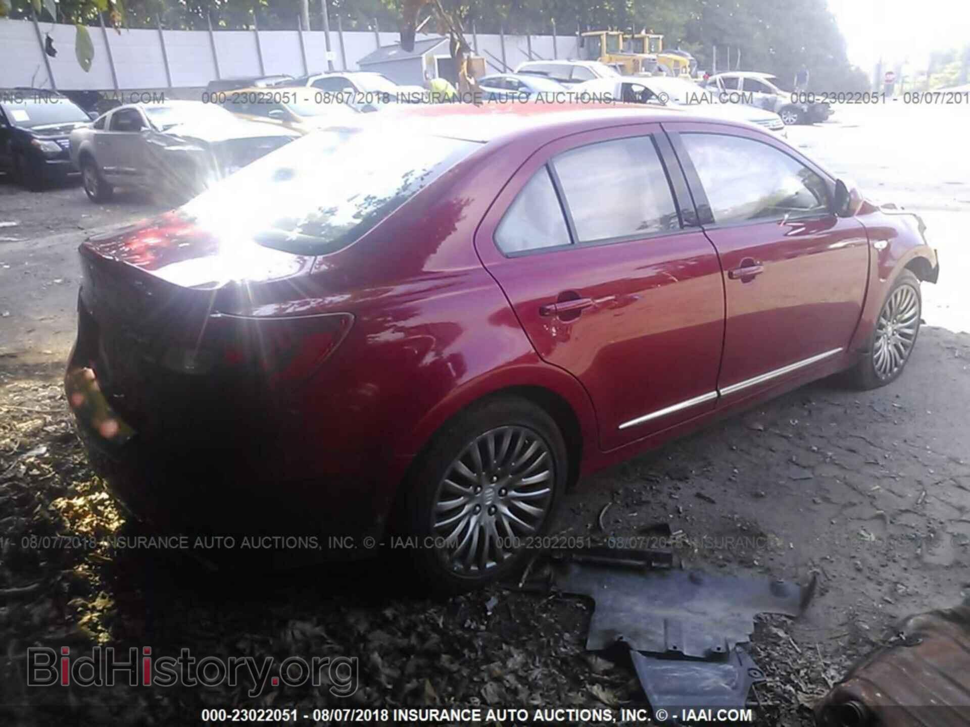 2012 Suzuki Kizashi - VIN: JS2RF9A35C6100086 - Photo 4