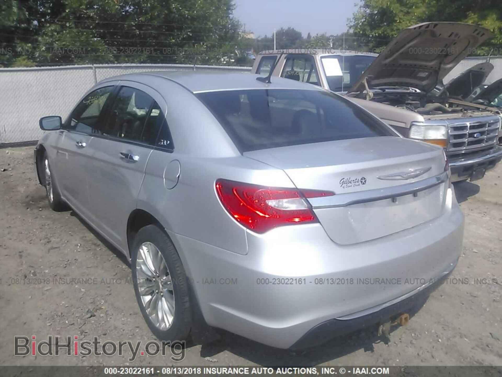 2011 Chrysler 200 - VIN: 1C3BC2FB5BN626447 - Photo 3