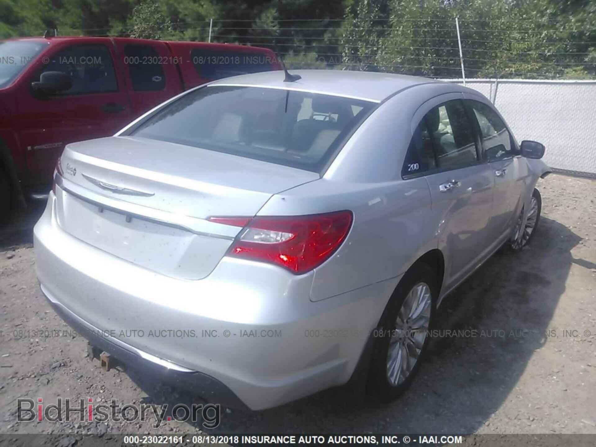 2011 Chrysler 200 - VIN: 1C3BC2FB5BN626447 - Photo 4