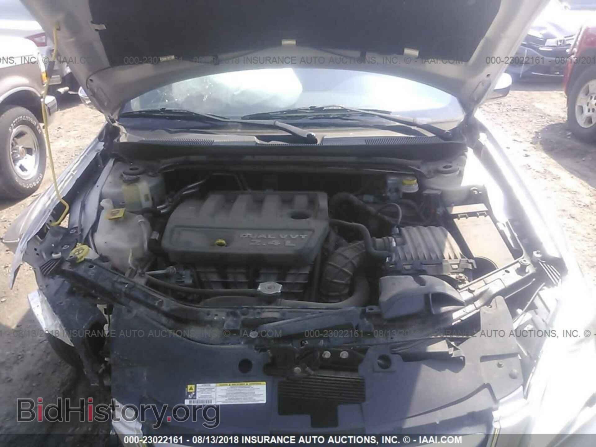 2011 Chrysler 200 - VIN: 1C3BC2FB5BN626447 - Photo 10