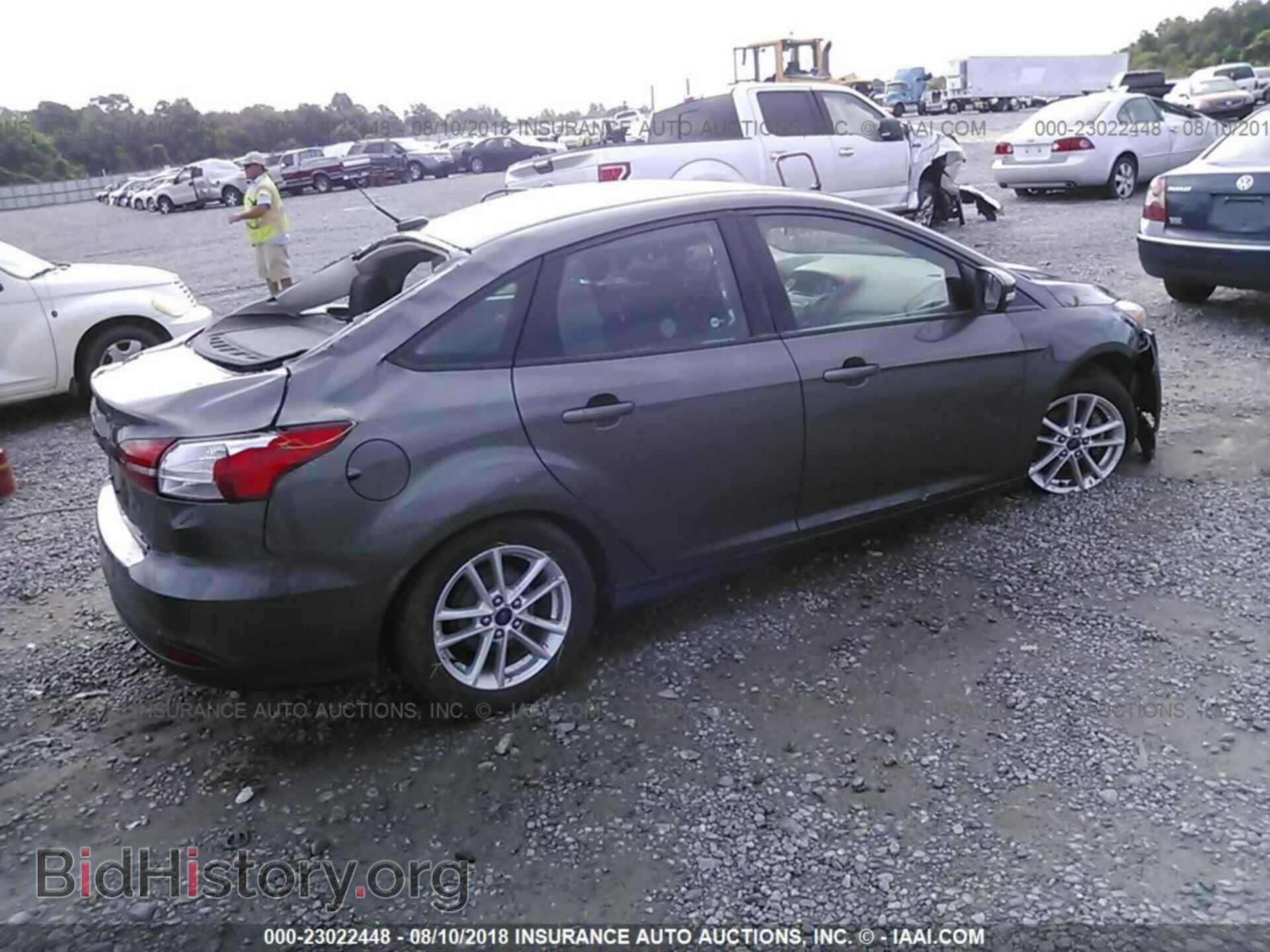 2015 Ford Focus - VIN: 1FADP3F26FL206783 - Photo 4