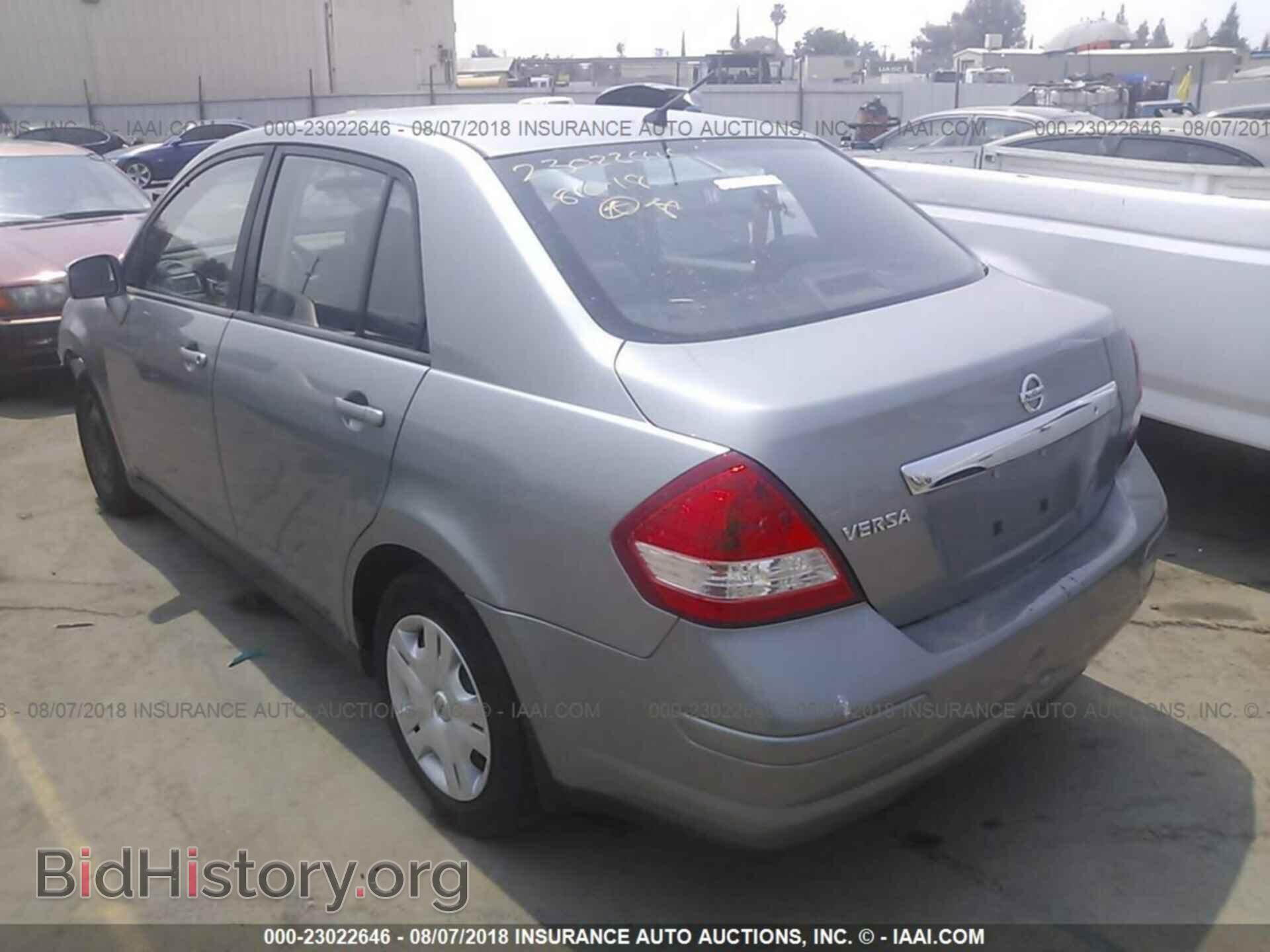 2011 Nissan Versa - VIN: 3N1BC1AP3BL454348 - Фото 3