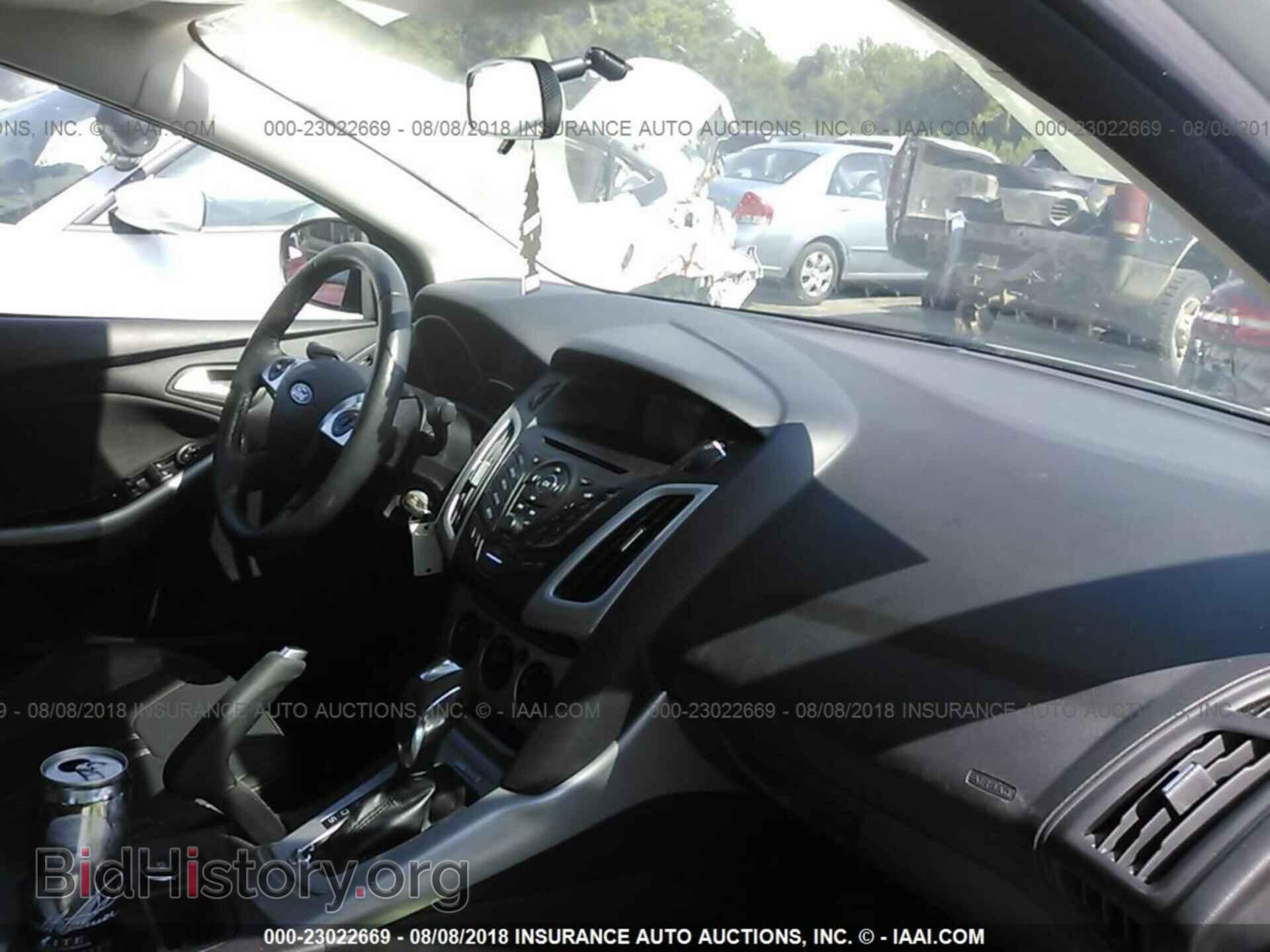 2014 Ford Focus - VIN: 1FADP3F2XEL327458 - Photo 5