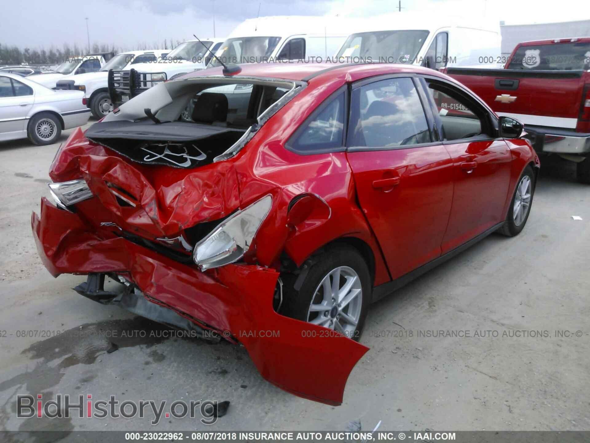 2017 Ford Focus - VIN: 1FADP3F27HL267546 - Photo 4