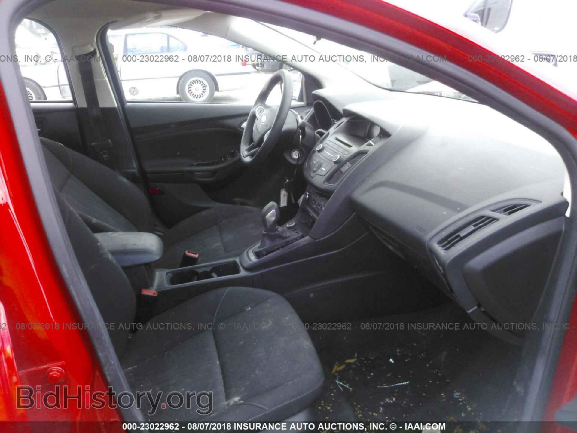 2017 Ford Focus - VIN: 1FADP3F27HL267546 - Photo 5