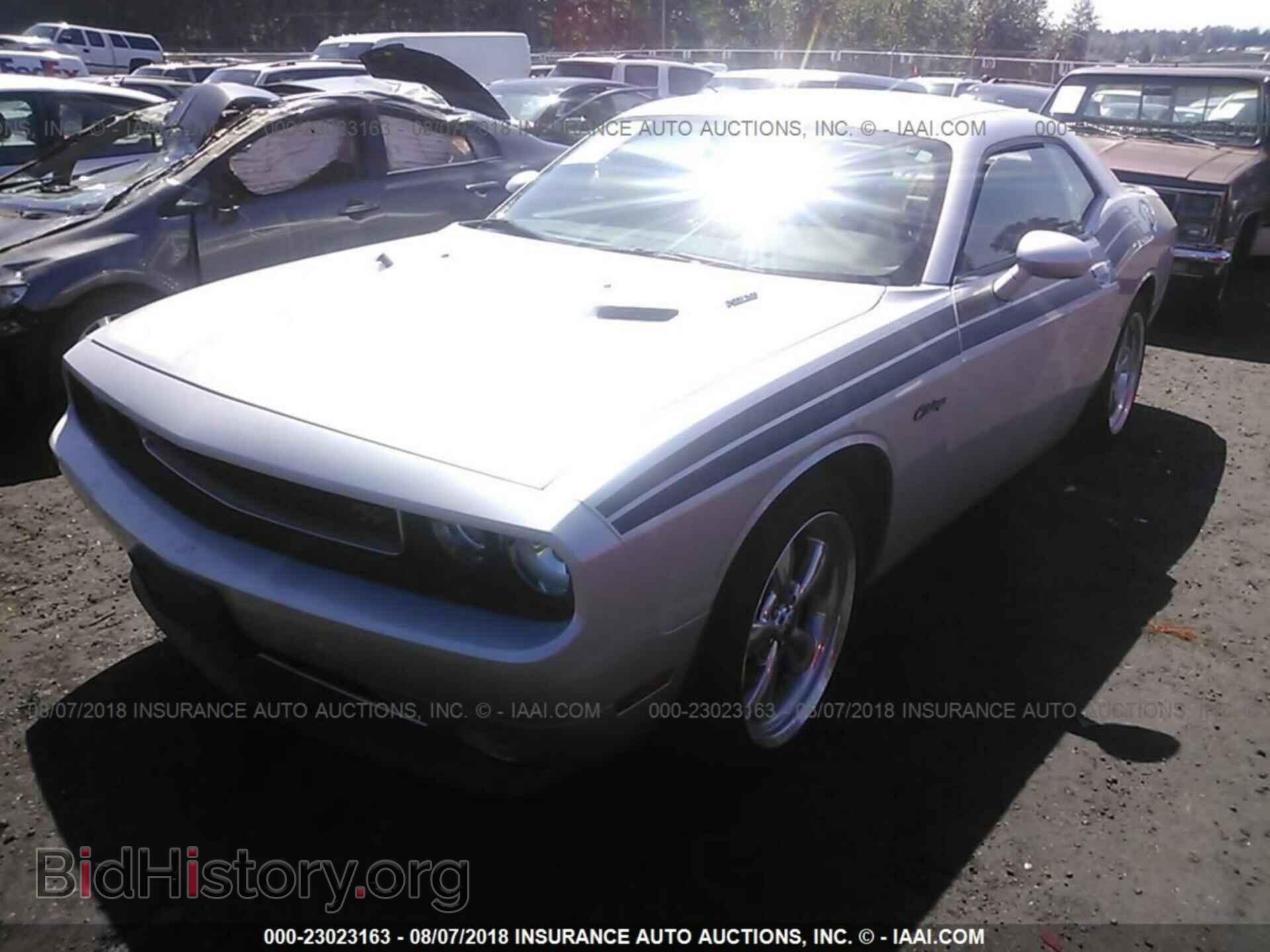 2012 Dodge Challenger - VIN: 2C3CDYBTXCH154212 - Photo 2