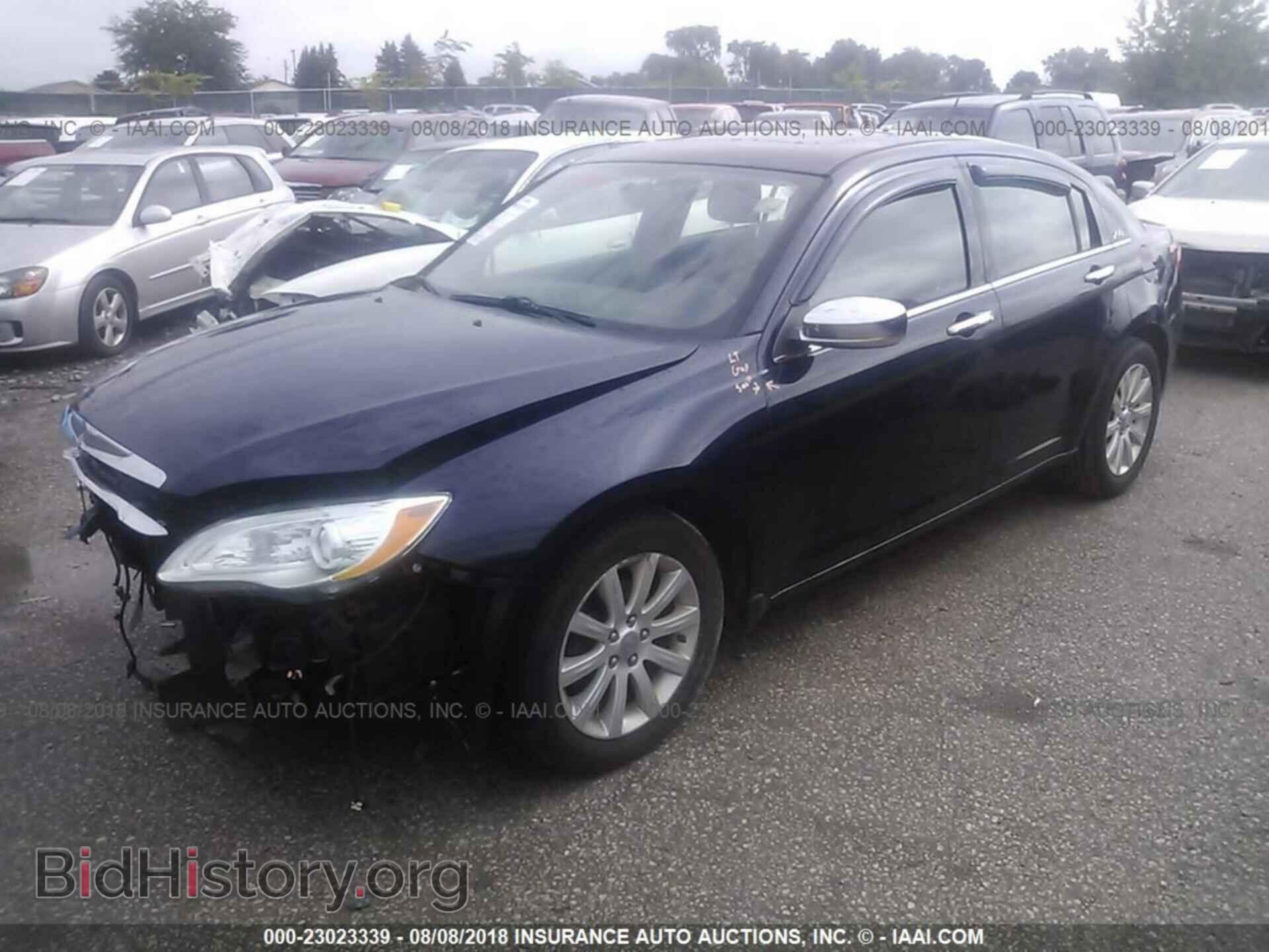 2013 Chrysler 200 - VIN: 1C3CCBCG2DN674494 - Photo 2