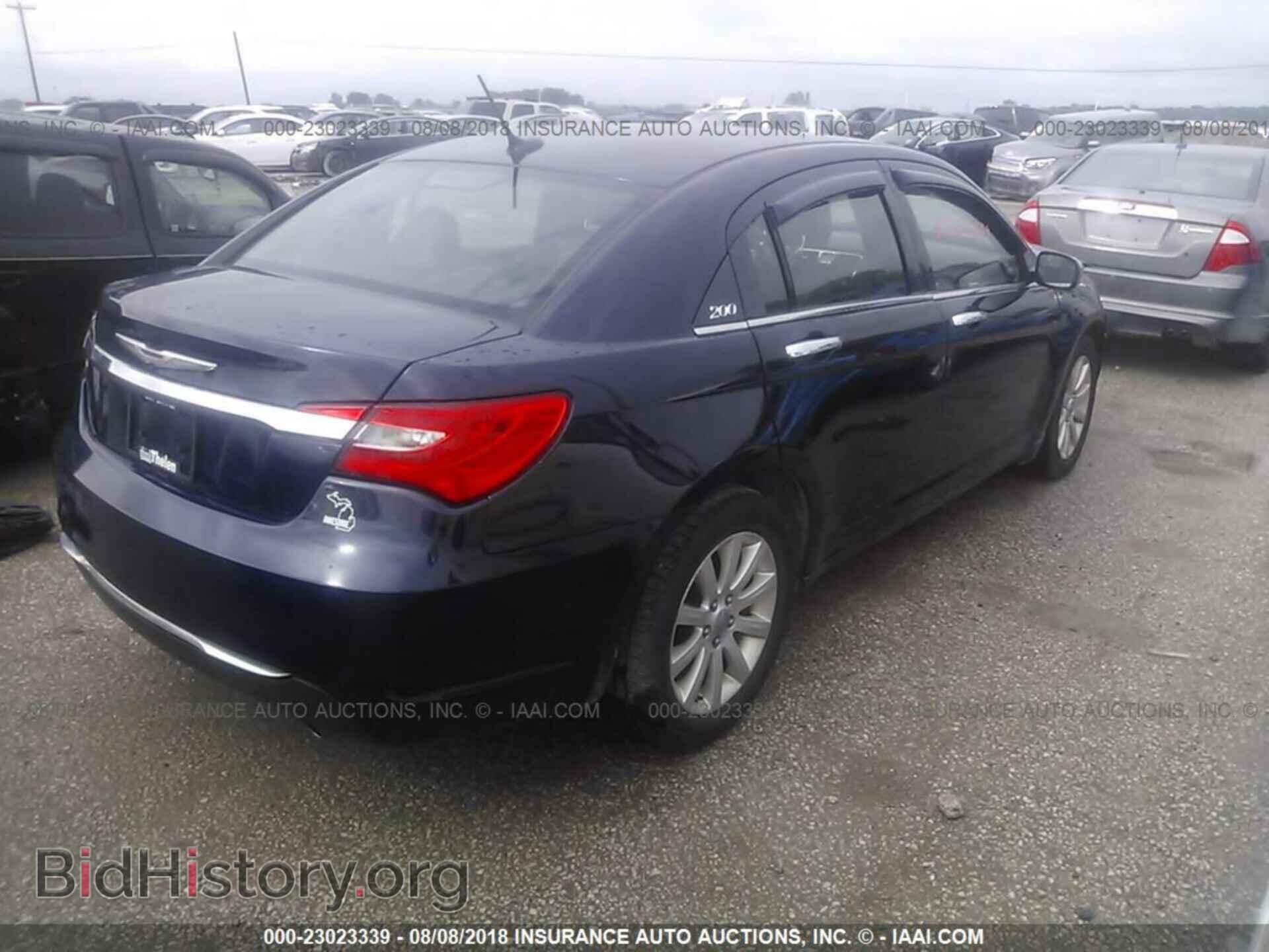2013 Chrysler 200 - VIN: 1C3CCBCG2DN674494 - Photo 4