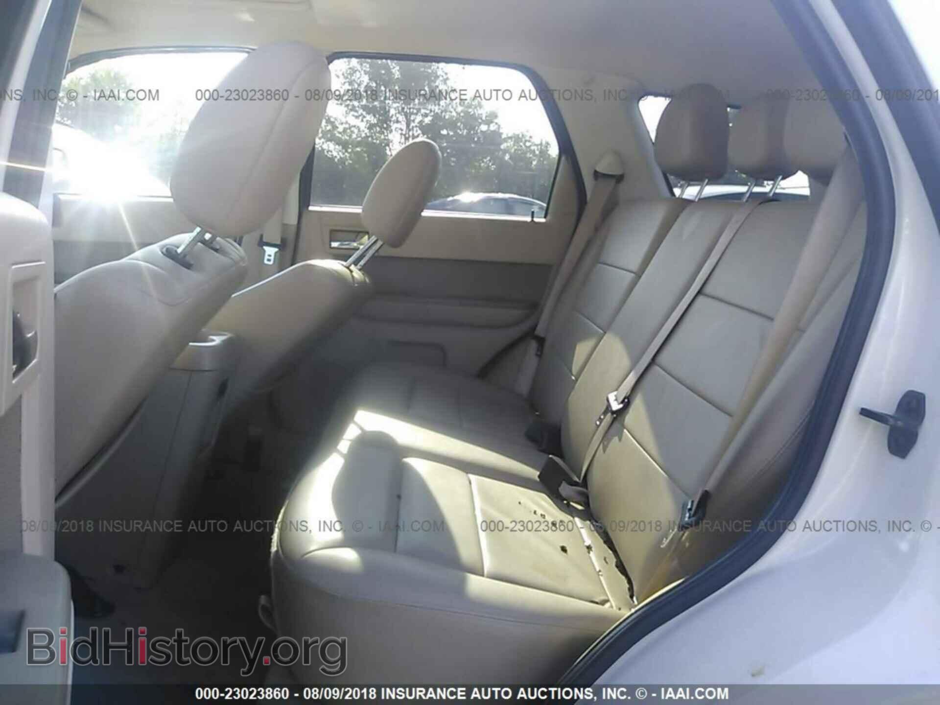 2011 Ford Escape - VIN: 1FMCU9EG2BKB11034 - Photo 8