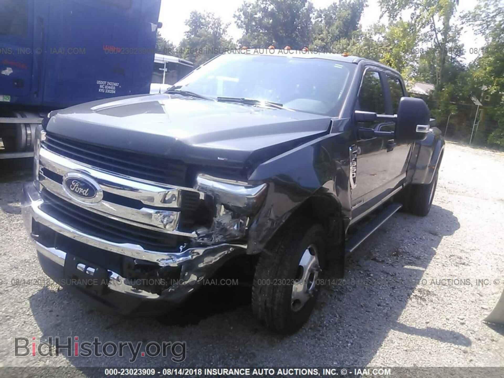 2017 Ford F350 - VIN: 1FT8W3DT6HEC14030 - Фото 2