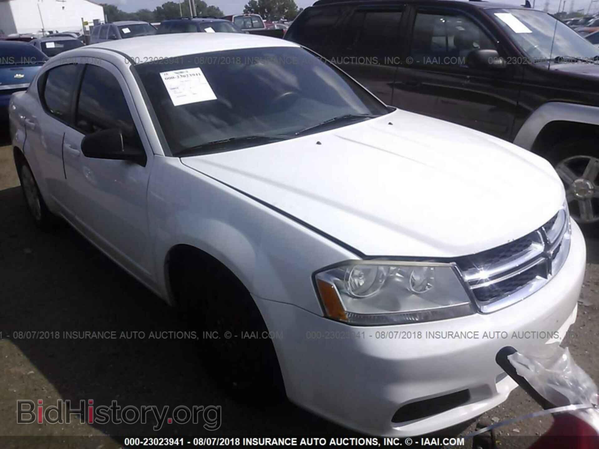 Photo 1B3BD4FB2BN572725 - Dodge Avenger 2011
