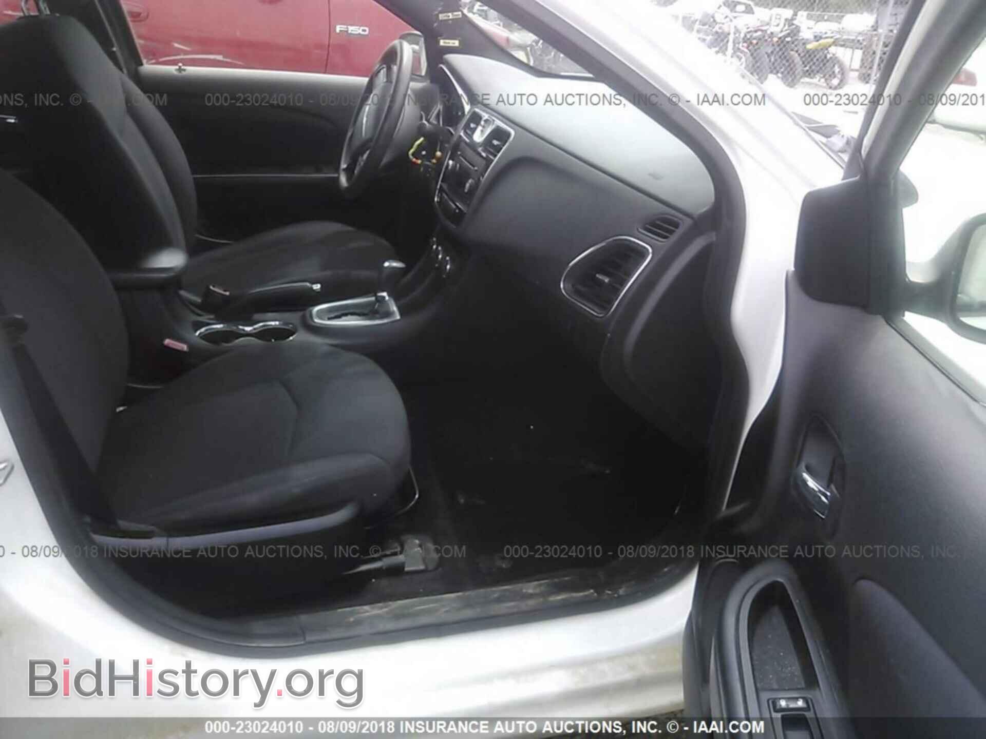 2013 Chrysler 200 - VIN: 1C3CCBABXDN733055 - Фото 5