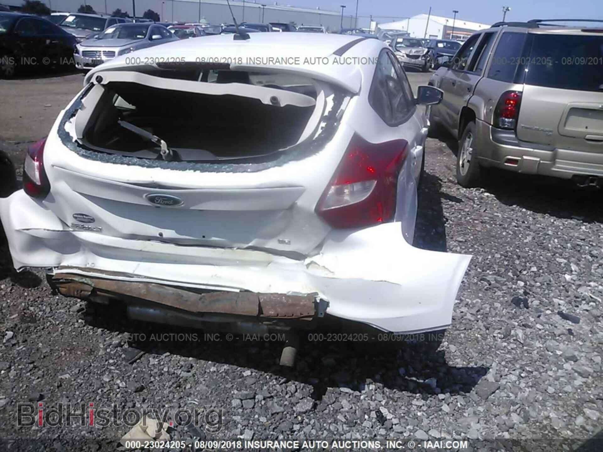 2012 Ford Focus - VIN: 1FAHP3K27CL302960 - Photo 4