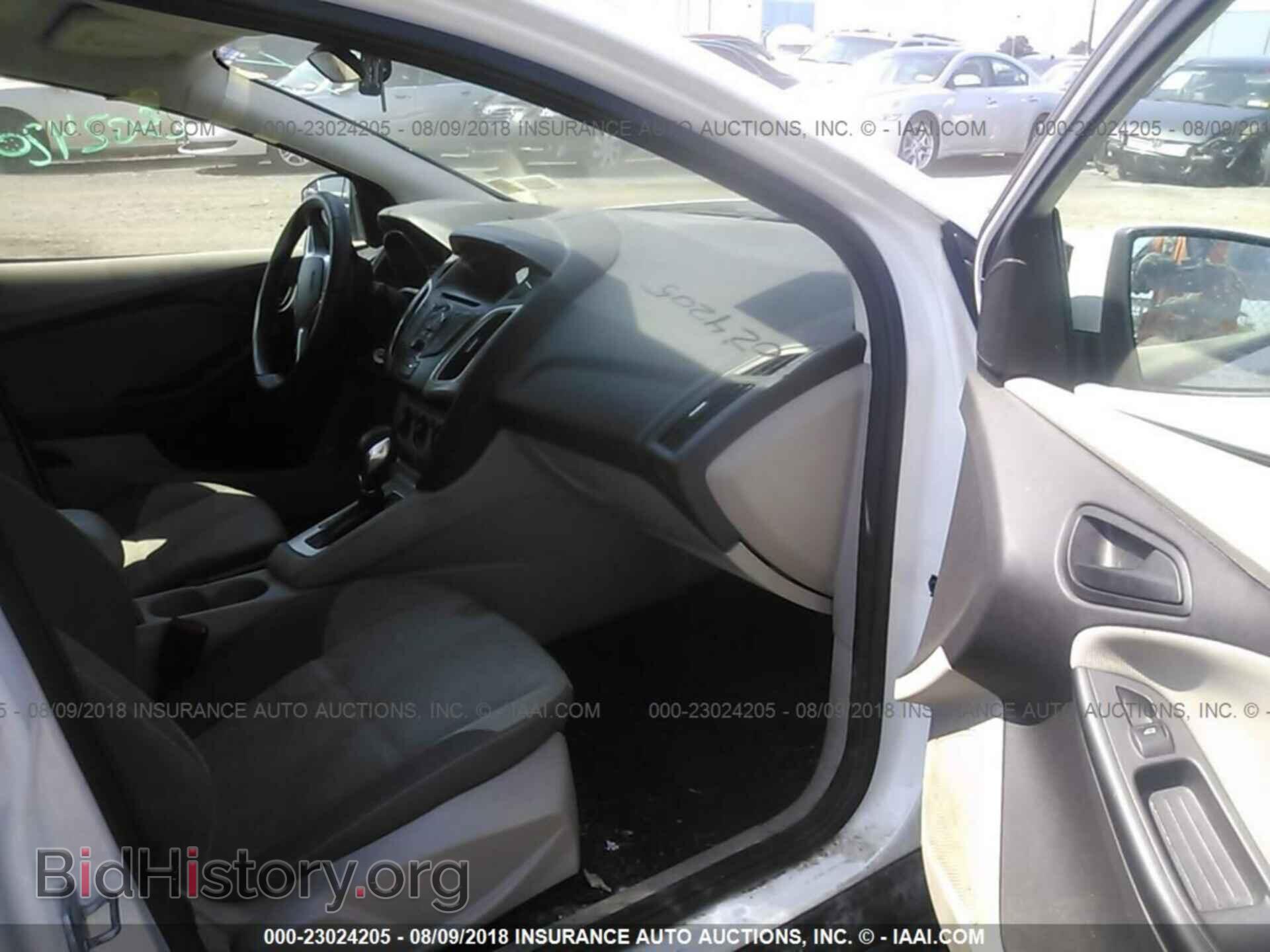 2012 Ford Focus - VIN: 1FAHP3K27CL302960 - Photo 5