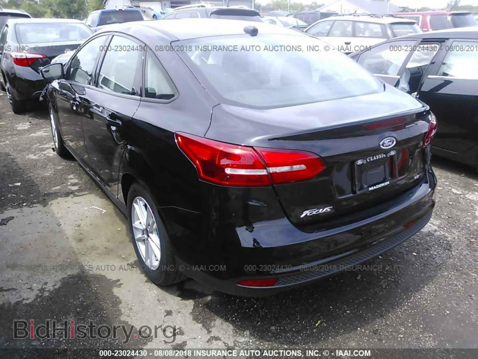 2017 Ford Focus - VIN: 1FADP3F24HL253054 - Photo 3