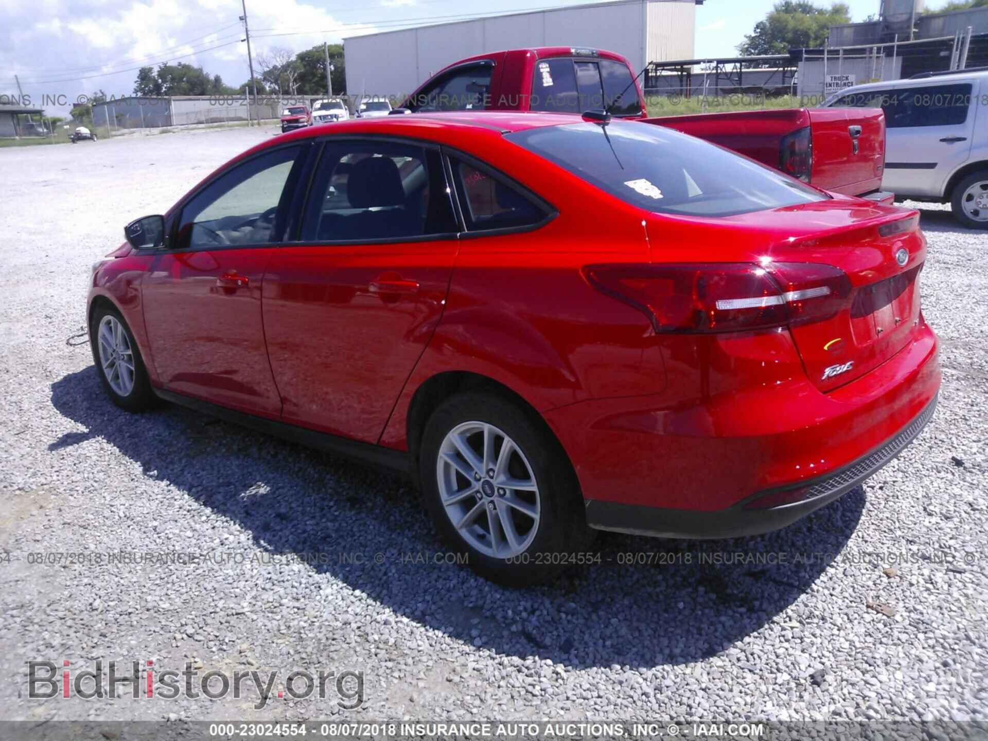 2017 Ford Focus - VIN: 1FADP3F26HL301654 - Photo 3
