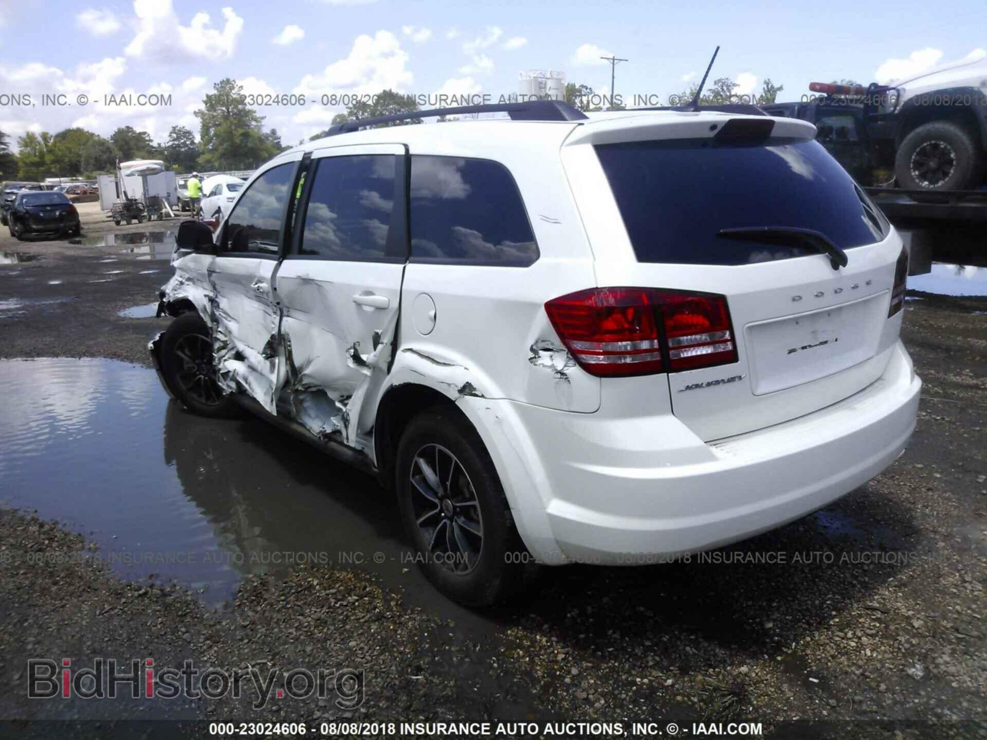 2018 Dodge Journey - VIN: 3C4PDCAB6JT363735 - Фото 3