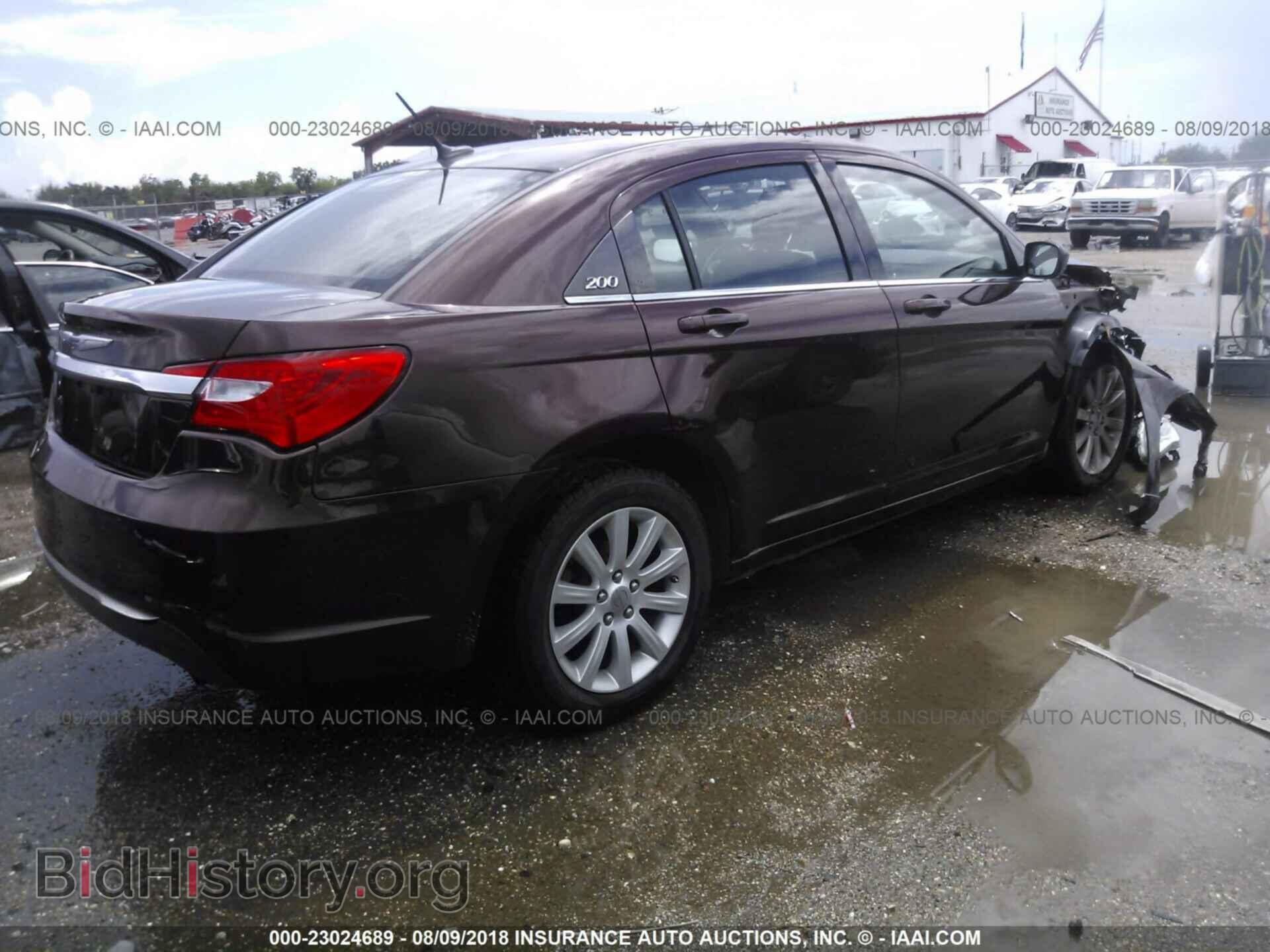 2013 Chrysler 200 - VIN: 1C3CCBBB6DN593195 - Photo 4