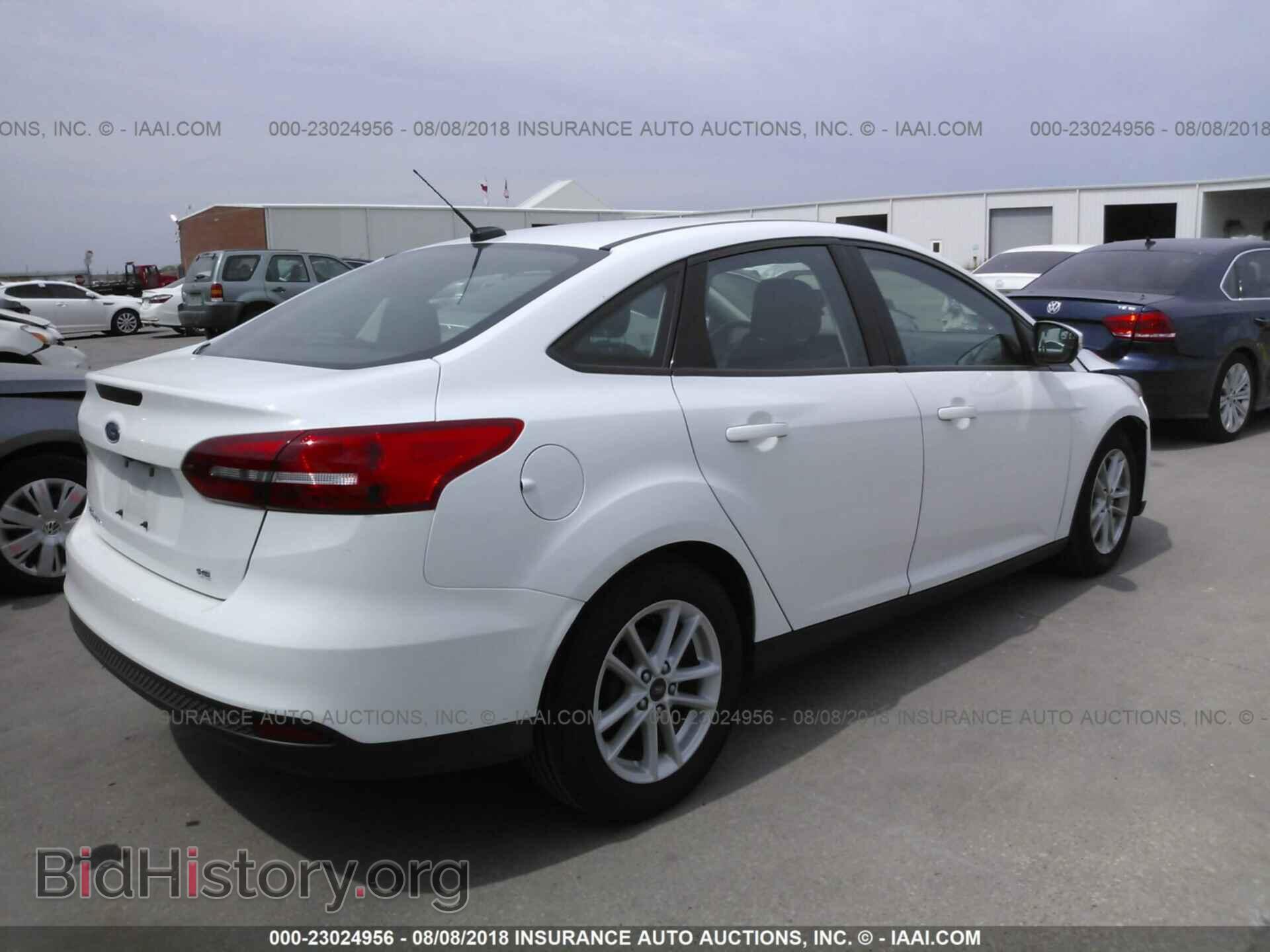 2017 Ford Focus - VIN: 1FADP3F29HL295395 - Фото 4